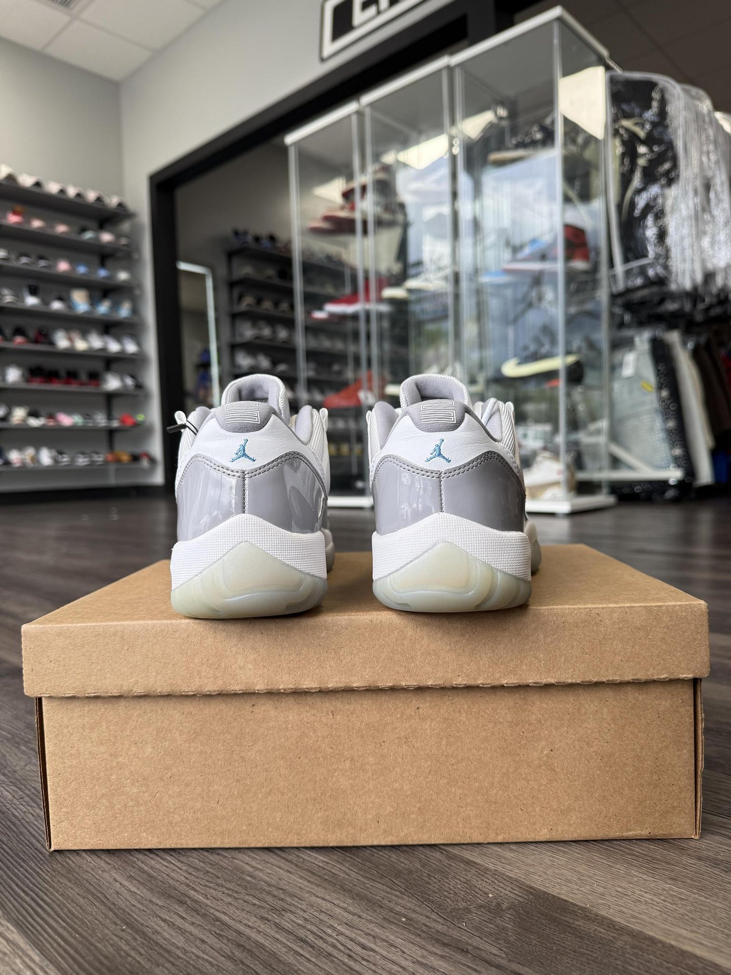Jordan 11 Low "Cement Grey" Used Size 7.5