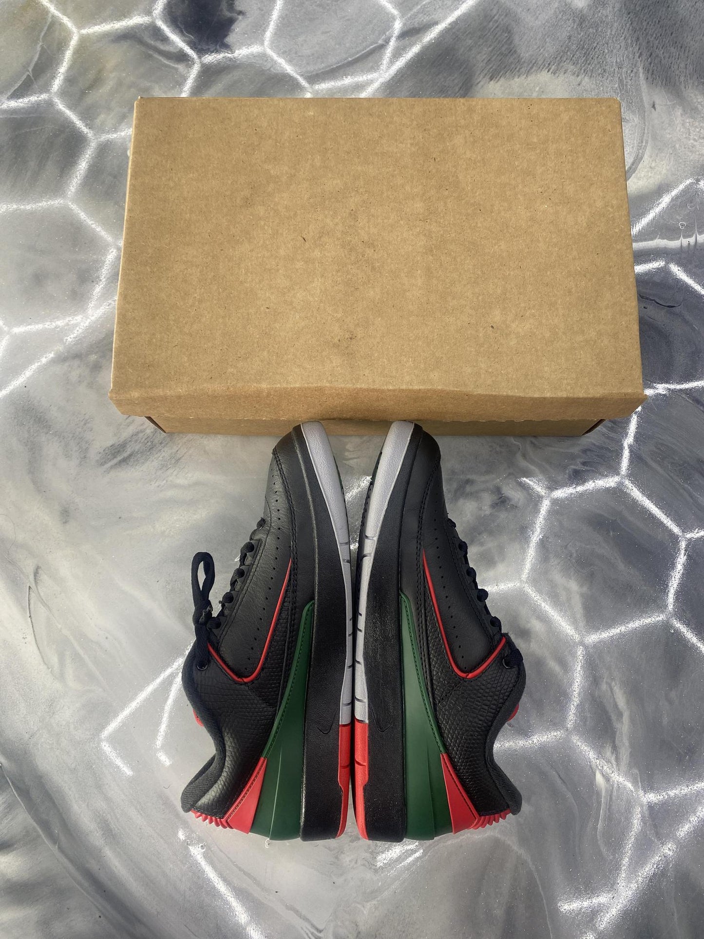 Jordan 2 Low "Christmas" Used Size 8.5