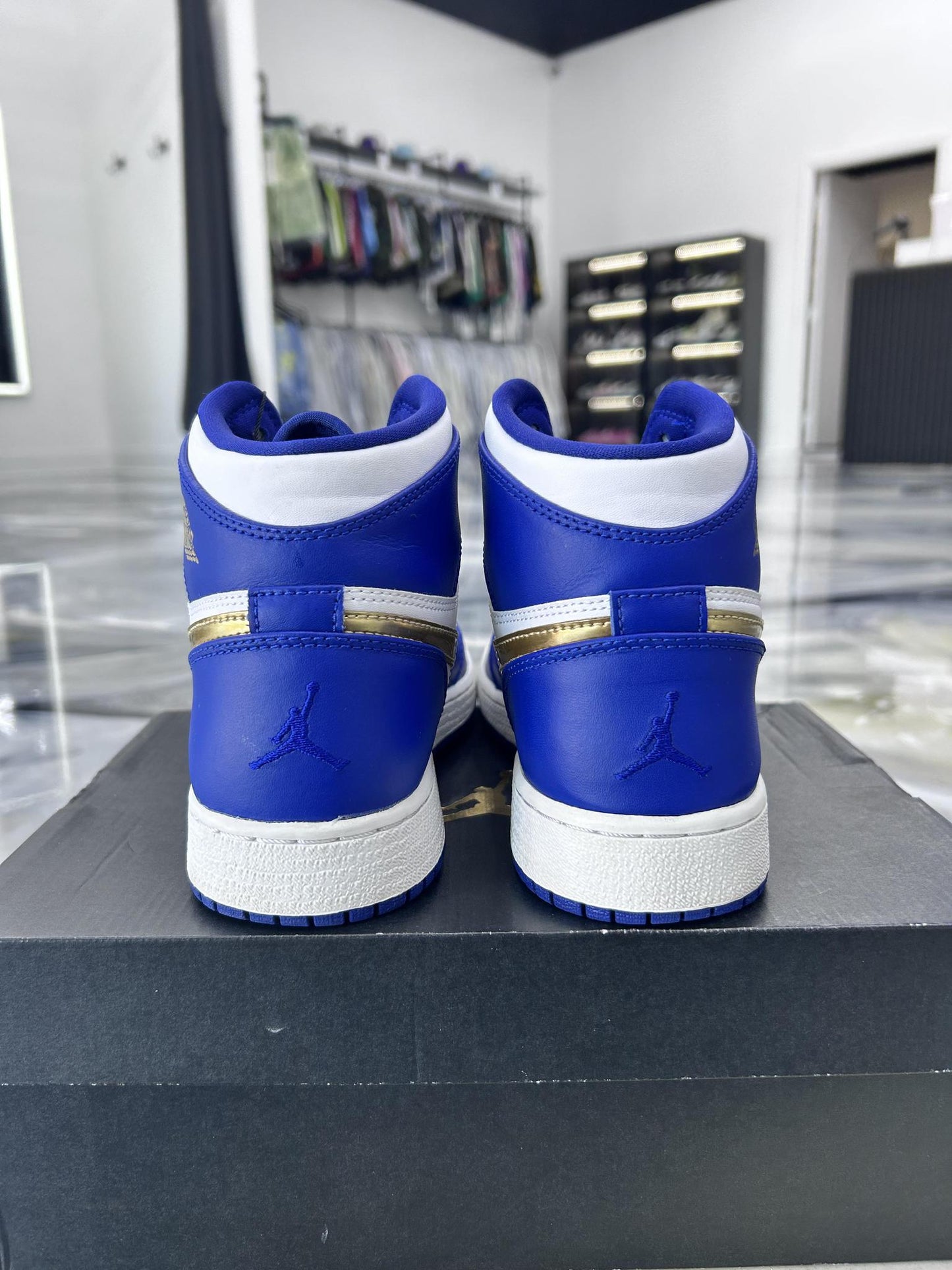 Jordan 1 Mid "Gold Medal" Used Size 7Y/8.5W