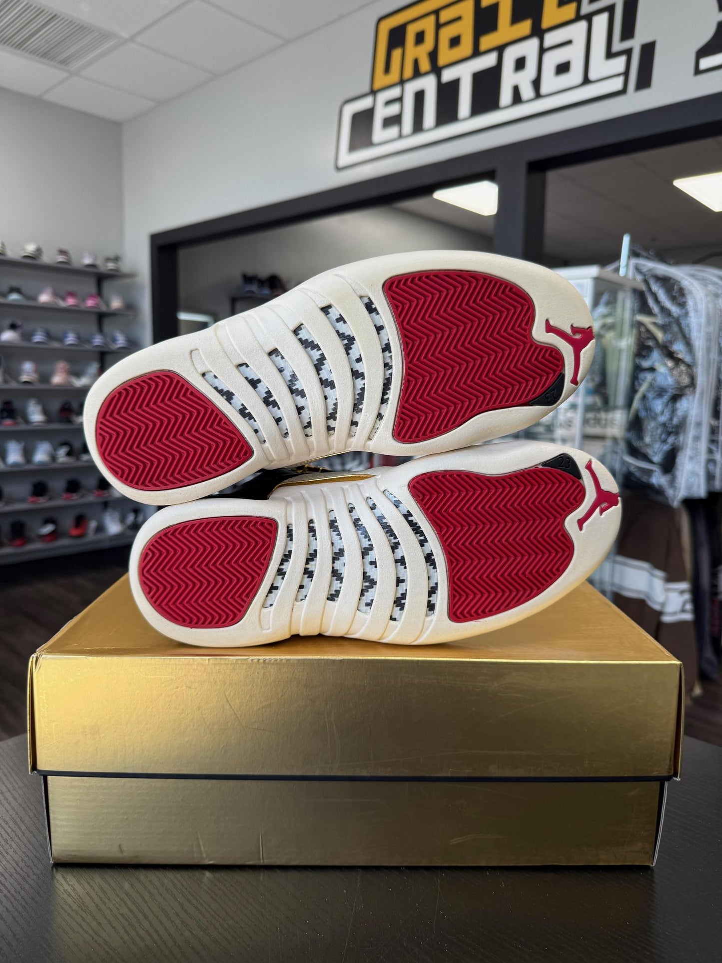 Jordan 12 "CNY" Used Size 9.5
