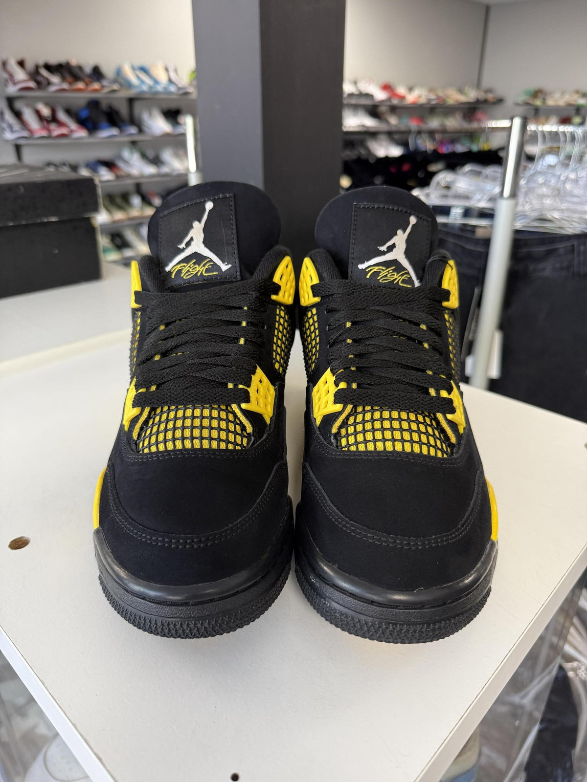 Jordan 4 "Thunder" Used Size 7Y/8.5W