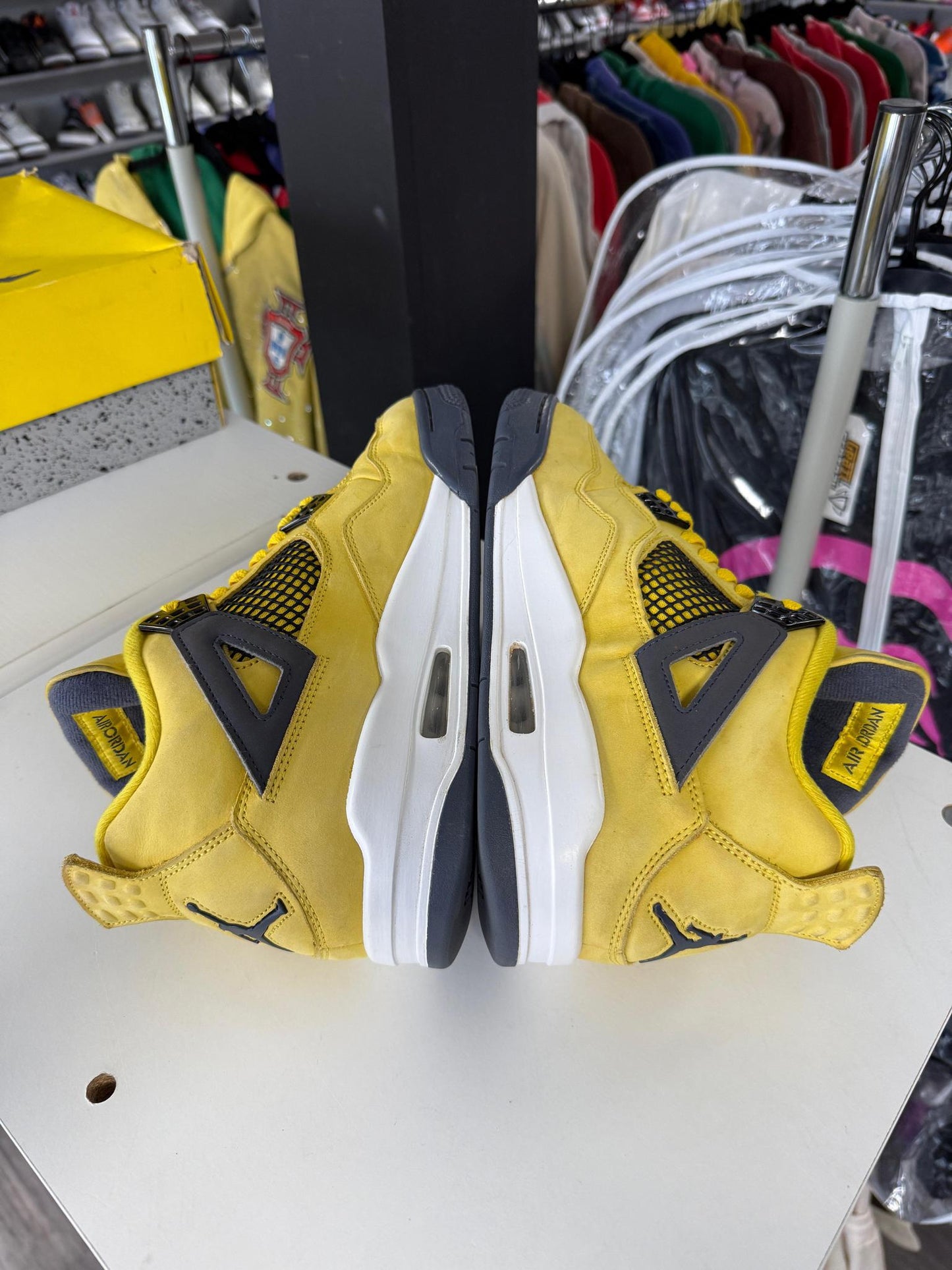 Jordan 4 "Lightning" Used Size 10