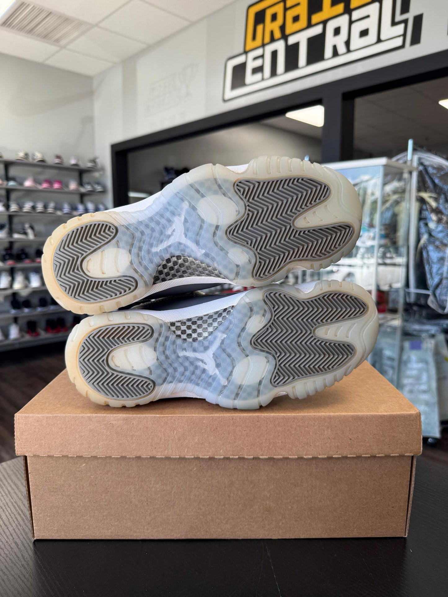 Jordan 11 "Cool Grey" Used Size 8