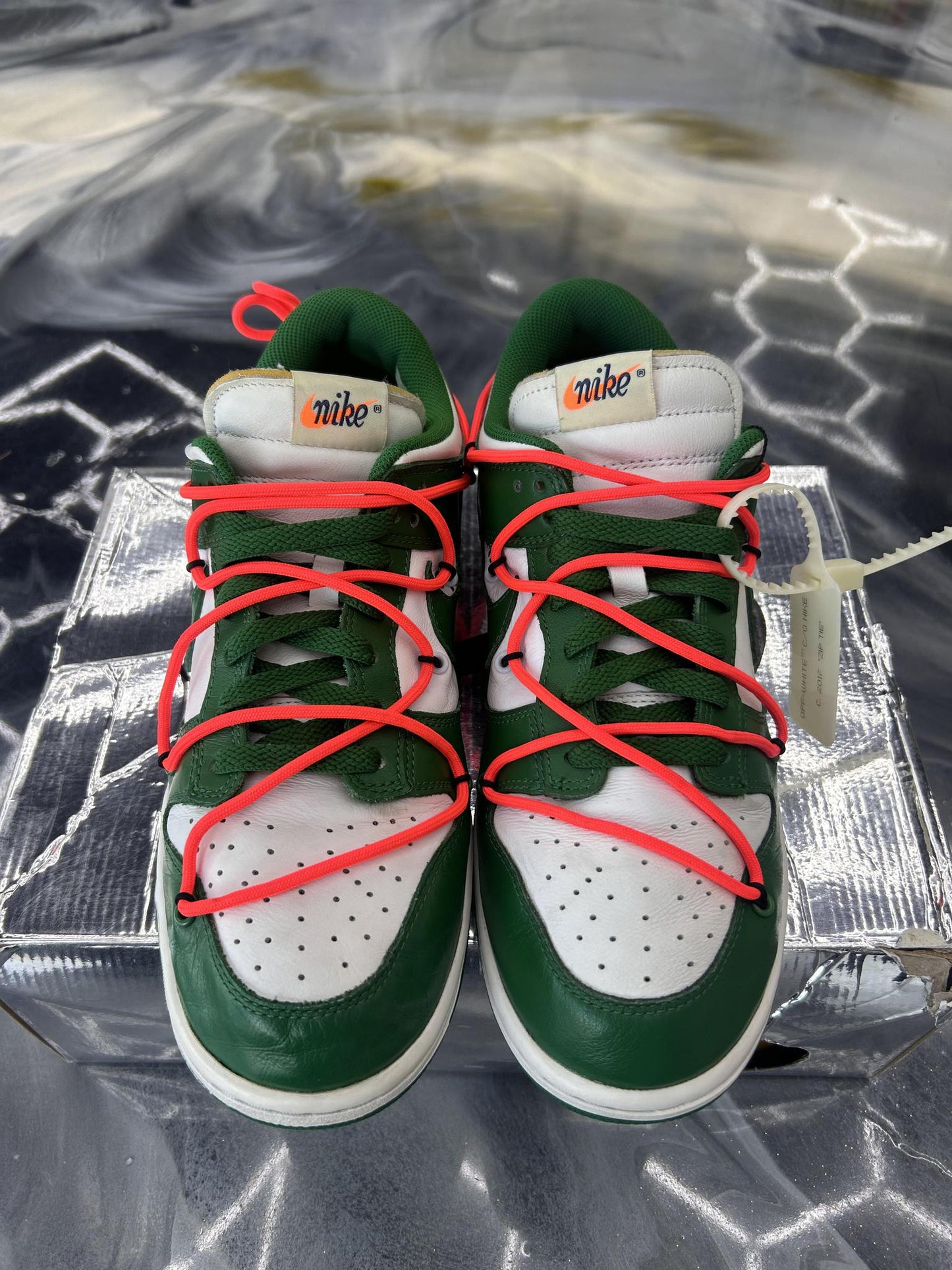 Nike Dunk Low Off-White "Pine Green" Used Size 9.5