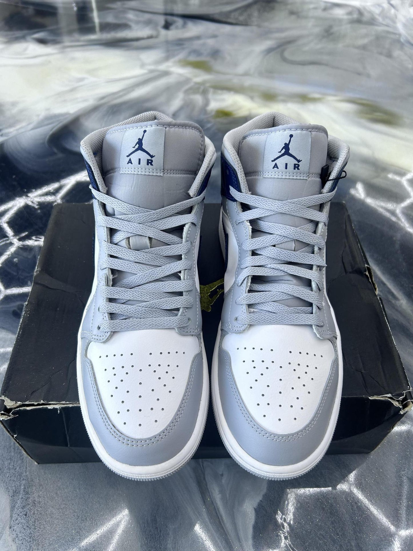 Jordan 1 Mid "Georgetown" Used Size 10.5