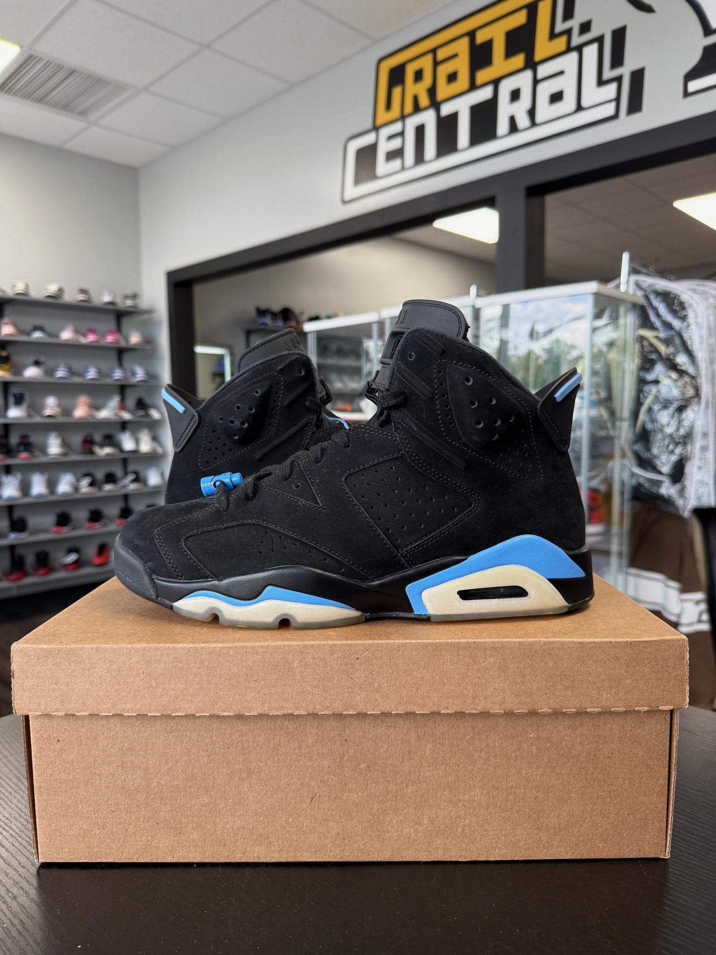 Jordan 6 "UNC Black" Used Size 10