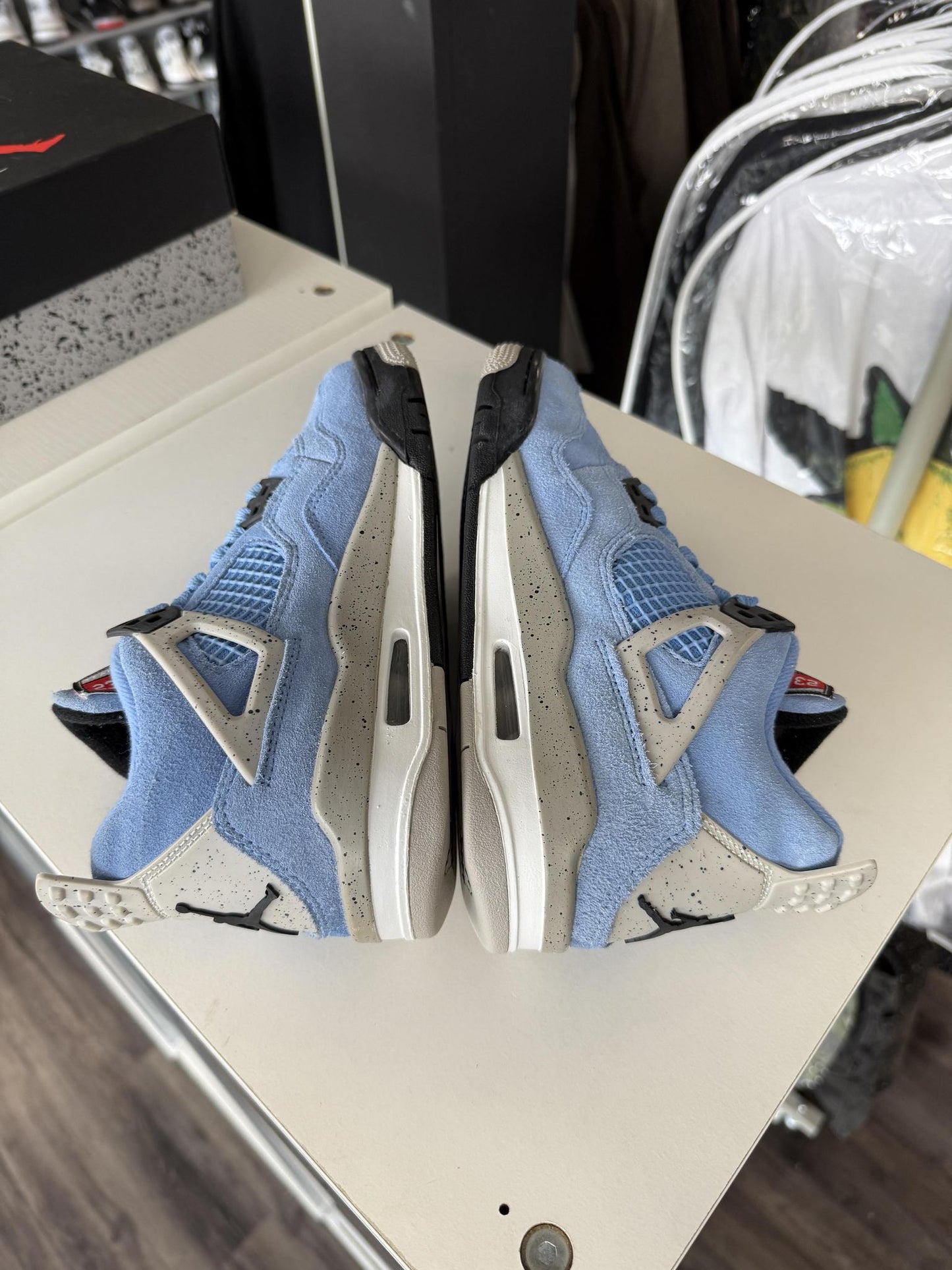 Jordan 4 "University Blue" Used Size 4.5Y/6W