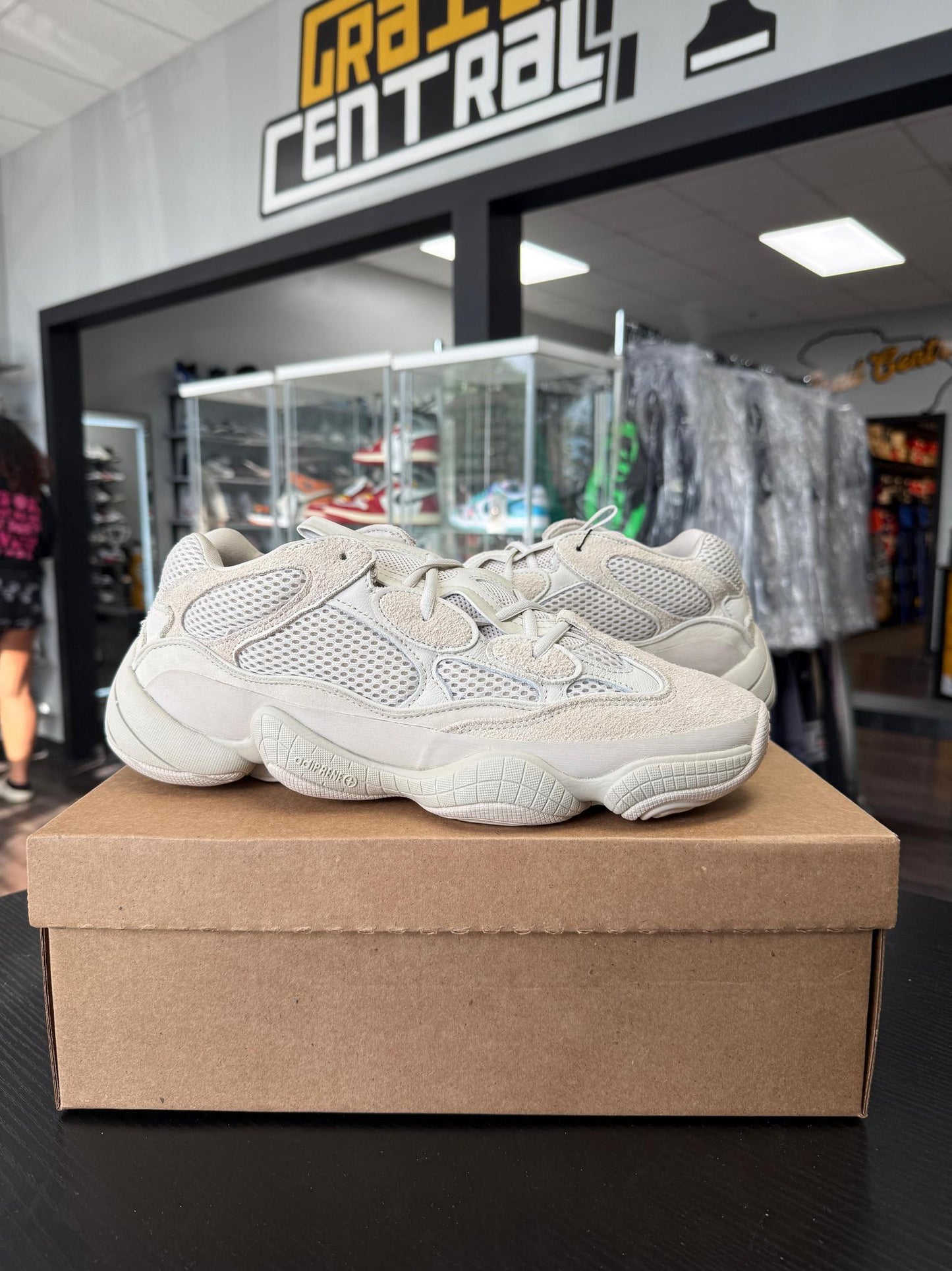 Yeezy 500 "Blush" Used Size 11.5