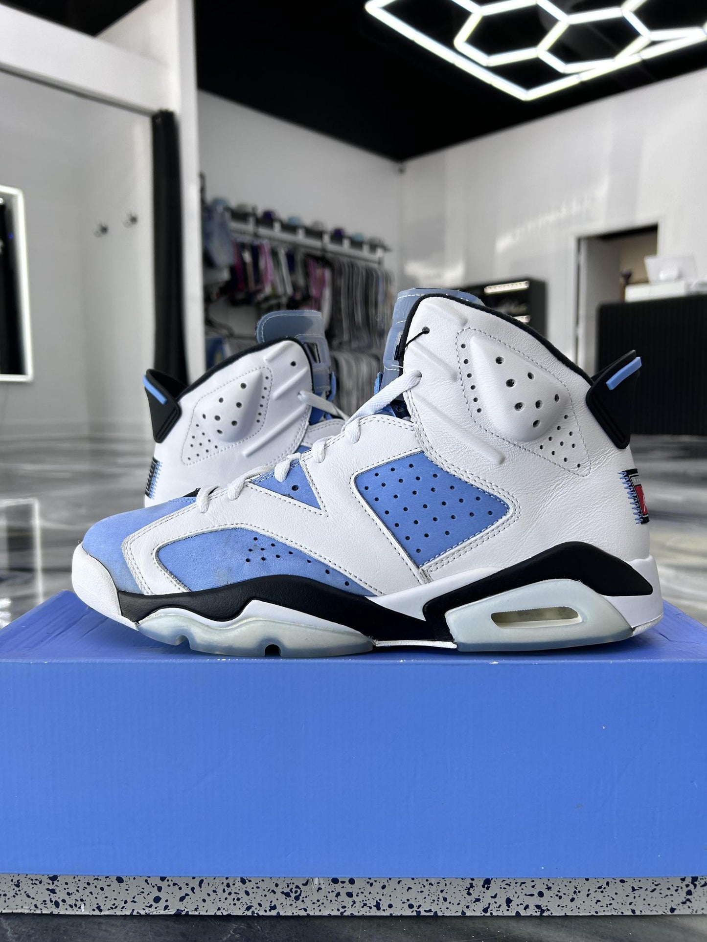 Jordan 6 "UNC" Used Size 12