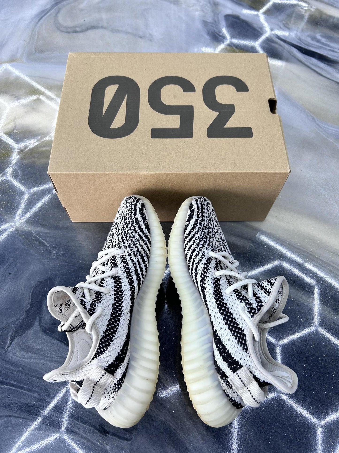 Yeezy 350 V2 "Zebra" Used Size 5Y/6.5W