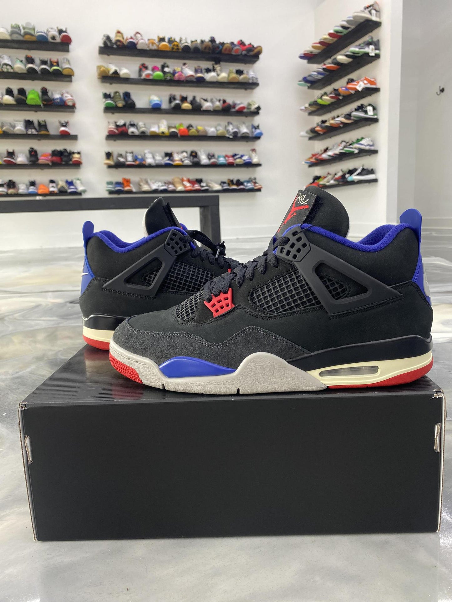 Jordan 4 "Rare Air" Used