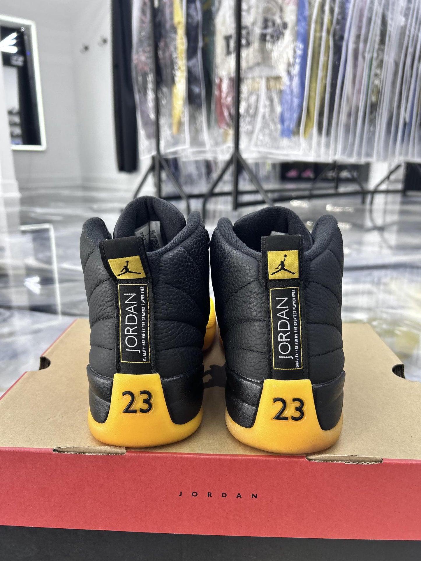 Jordan 12 University Gold Used Size 10