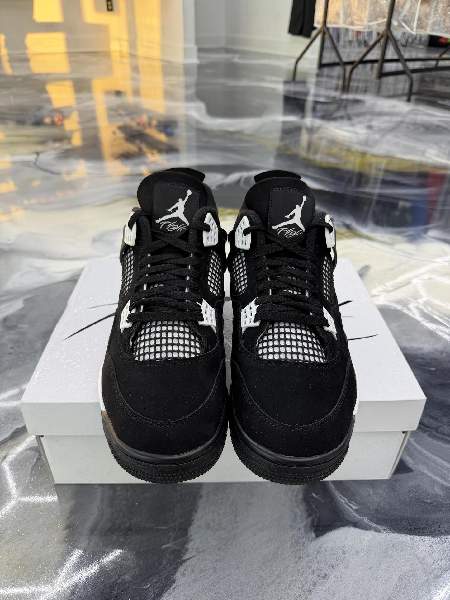 Jordan 4 "White Thunder" Used Size 12