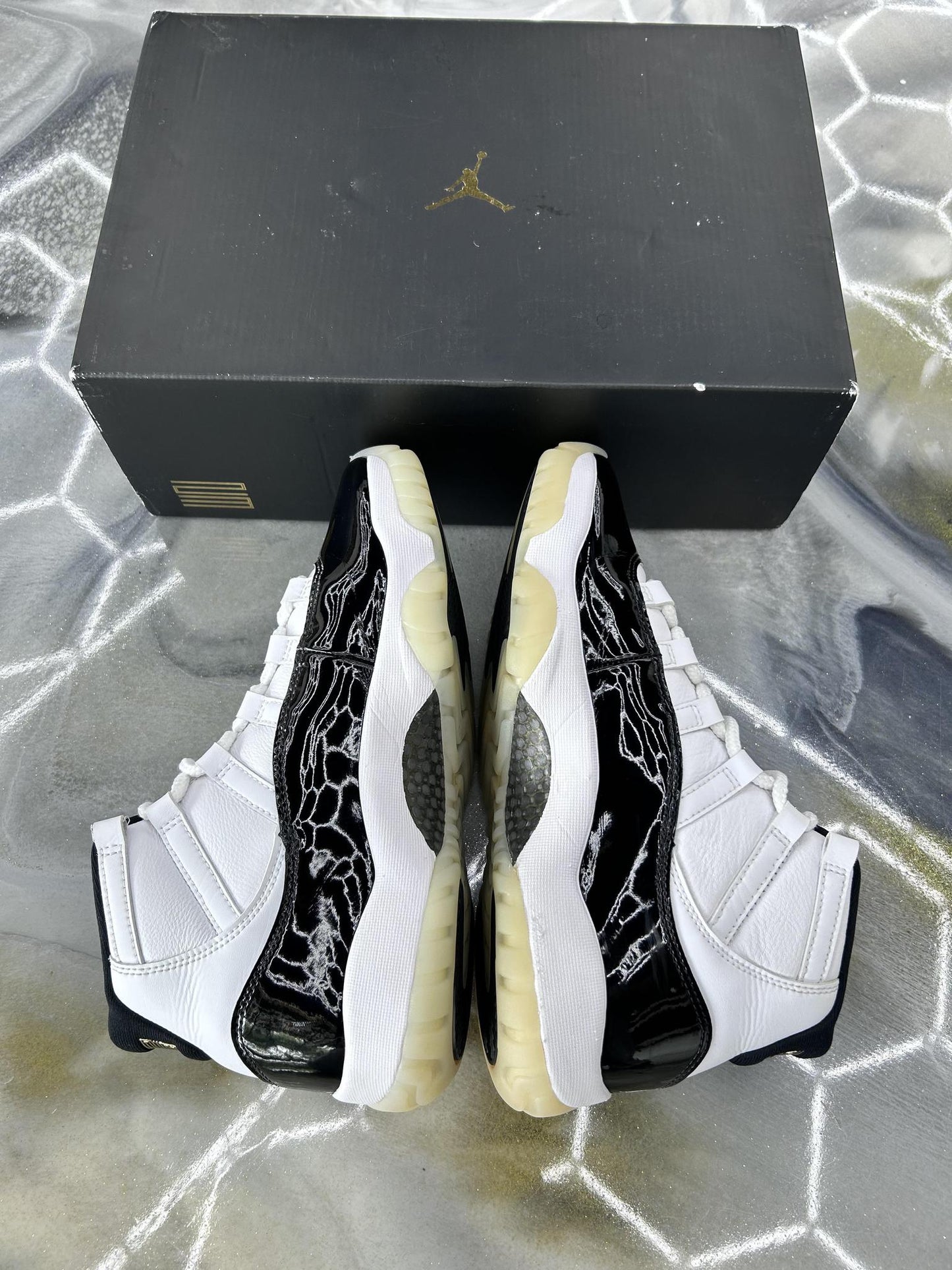 Jordan 11 "Gratitude" Used Size 8