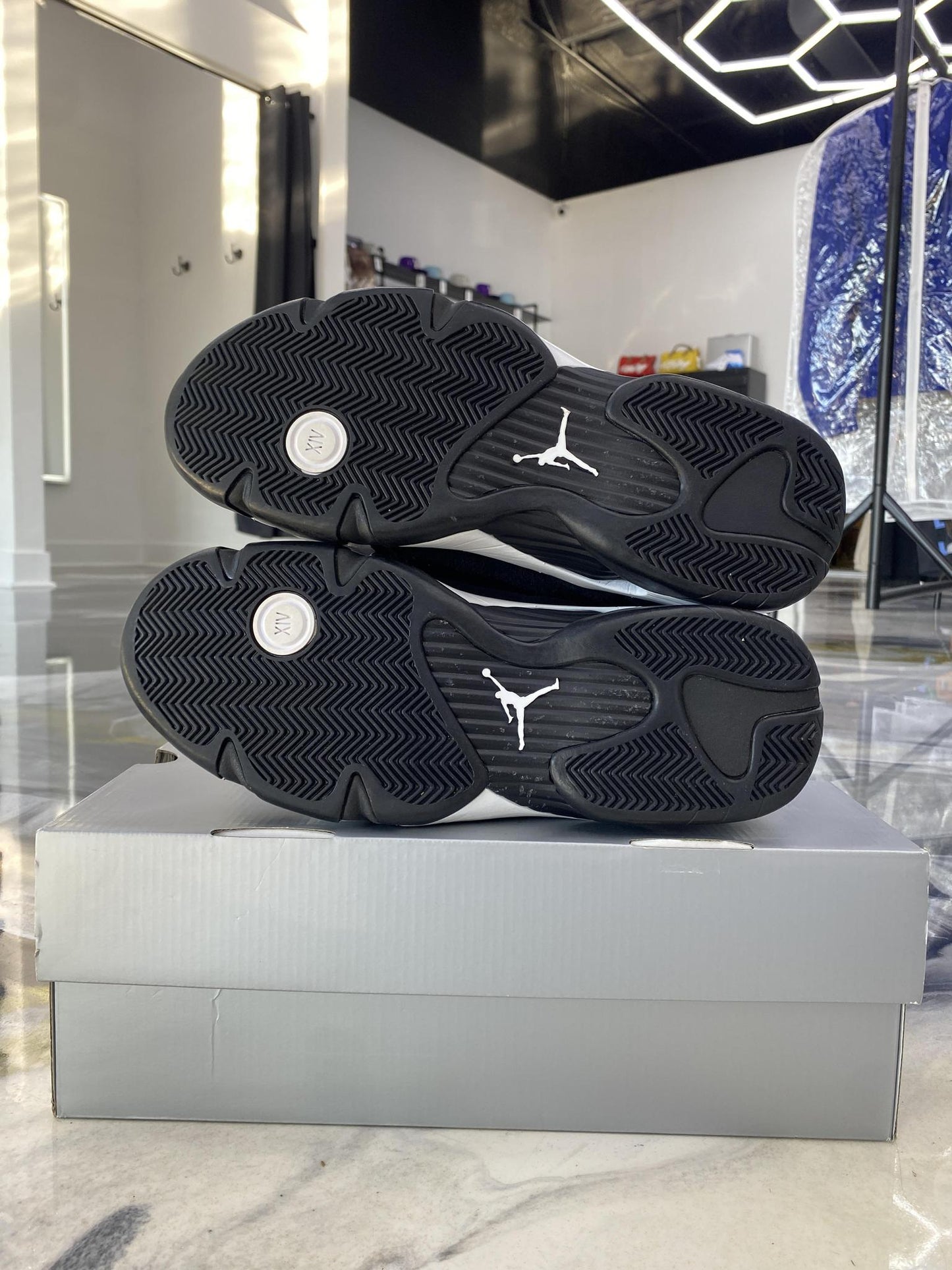Jordan 14 "Black White" Used Size 11