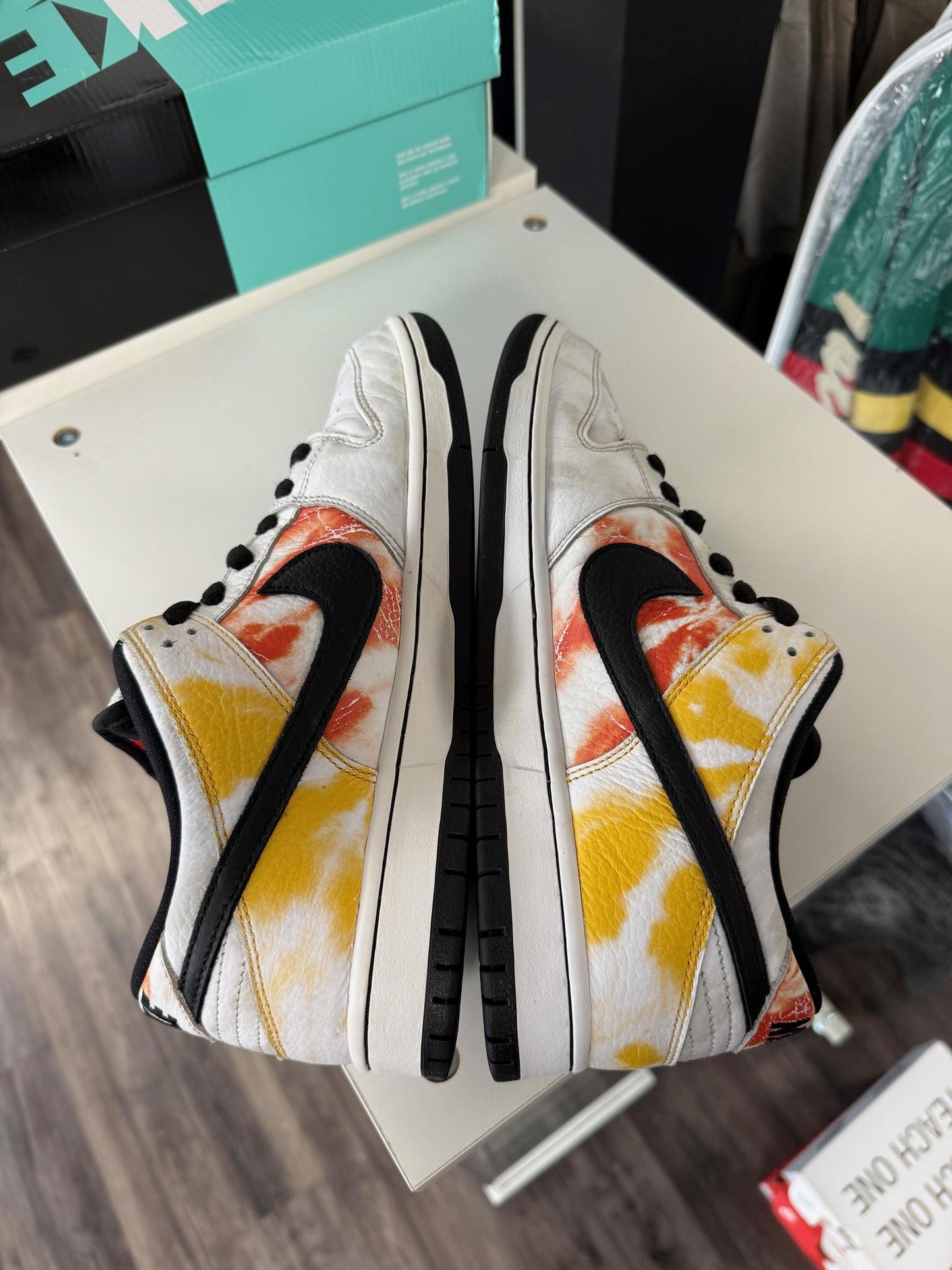 Dunk Low SB "Raygun" Used Size 10