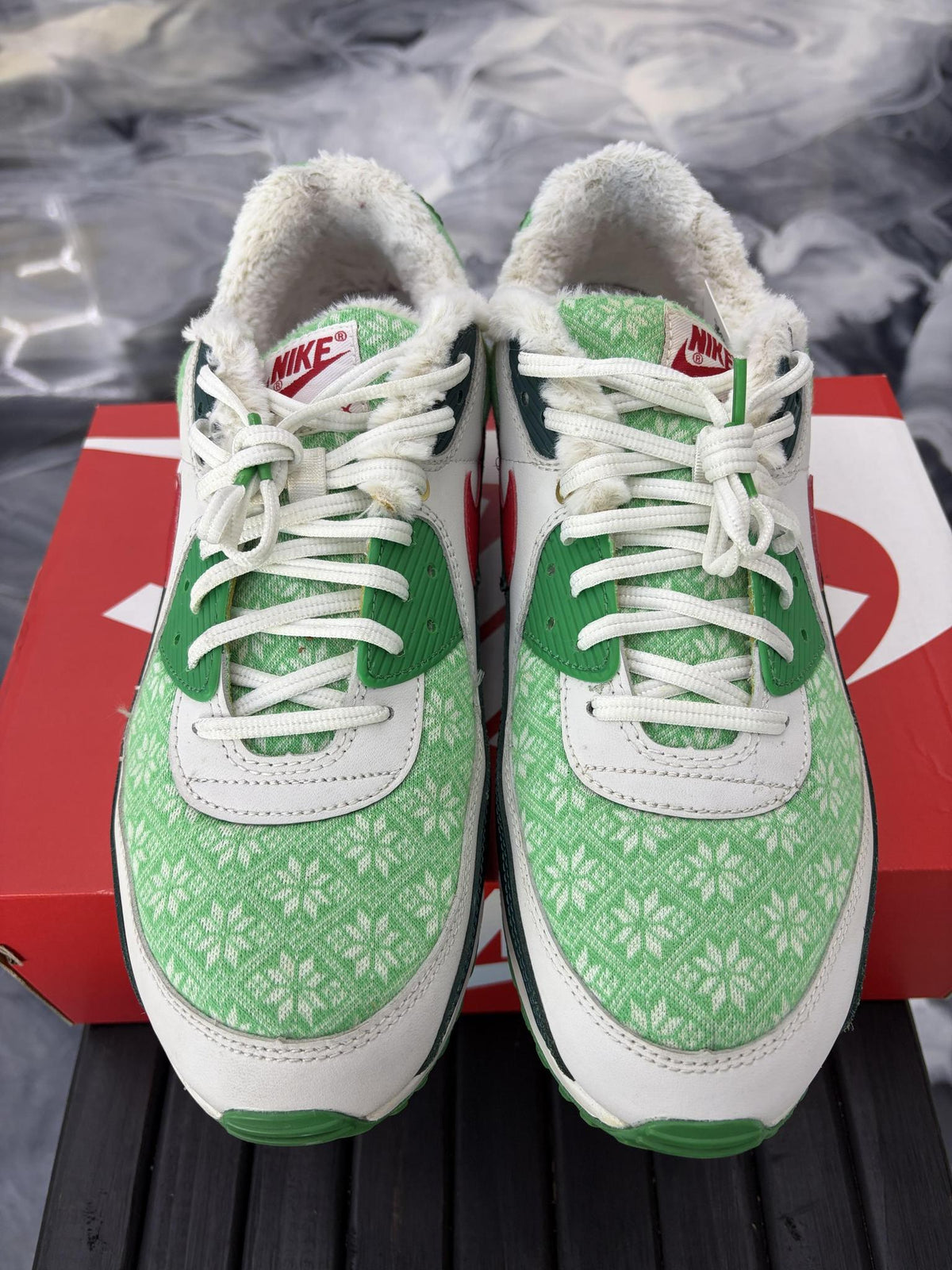 Nike Air Max 90 "Nordic Christmas" Used Size 12.5