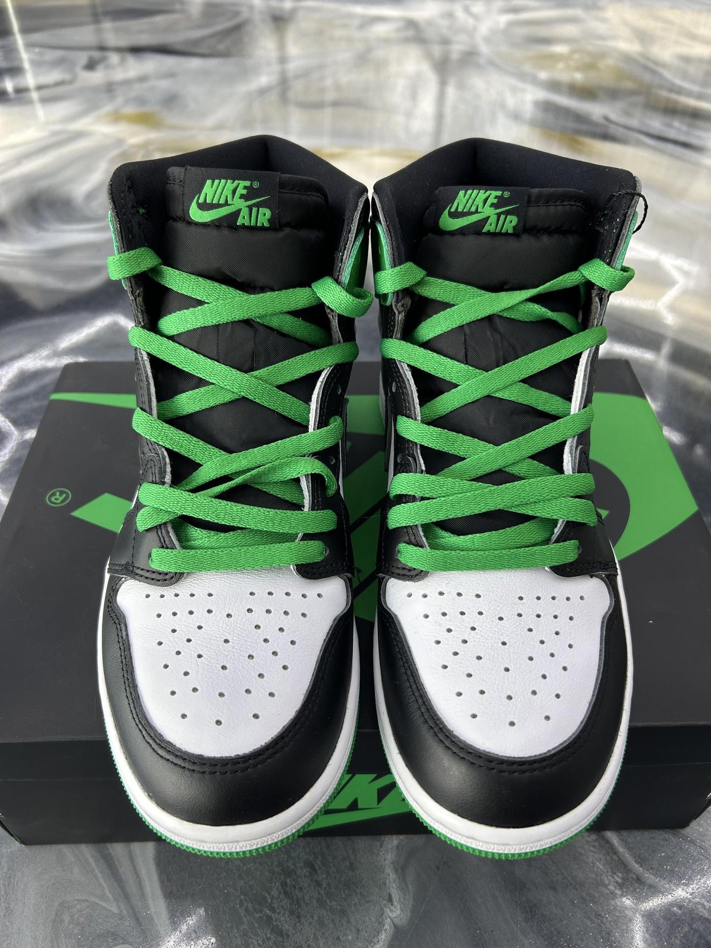 Jordan 1 "Lucky Green" Used Size 9