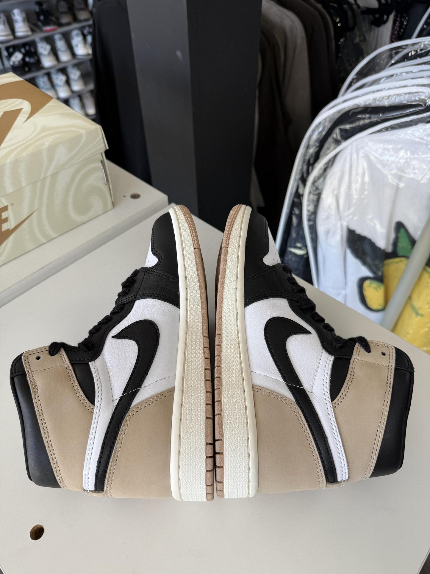 Jordan 1 "Latte" Used Size 5Y/6.5W