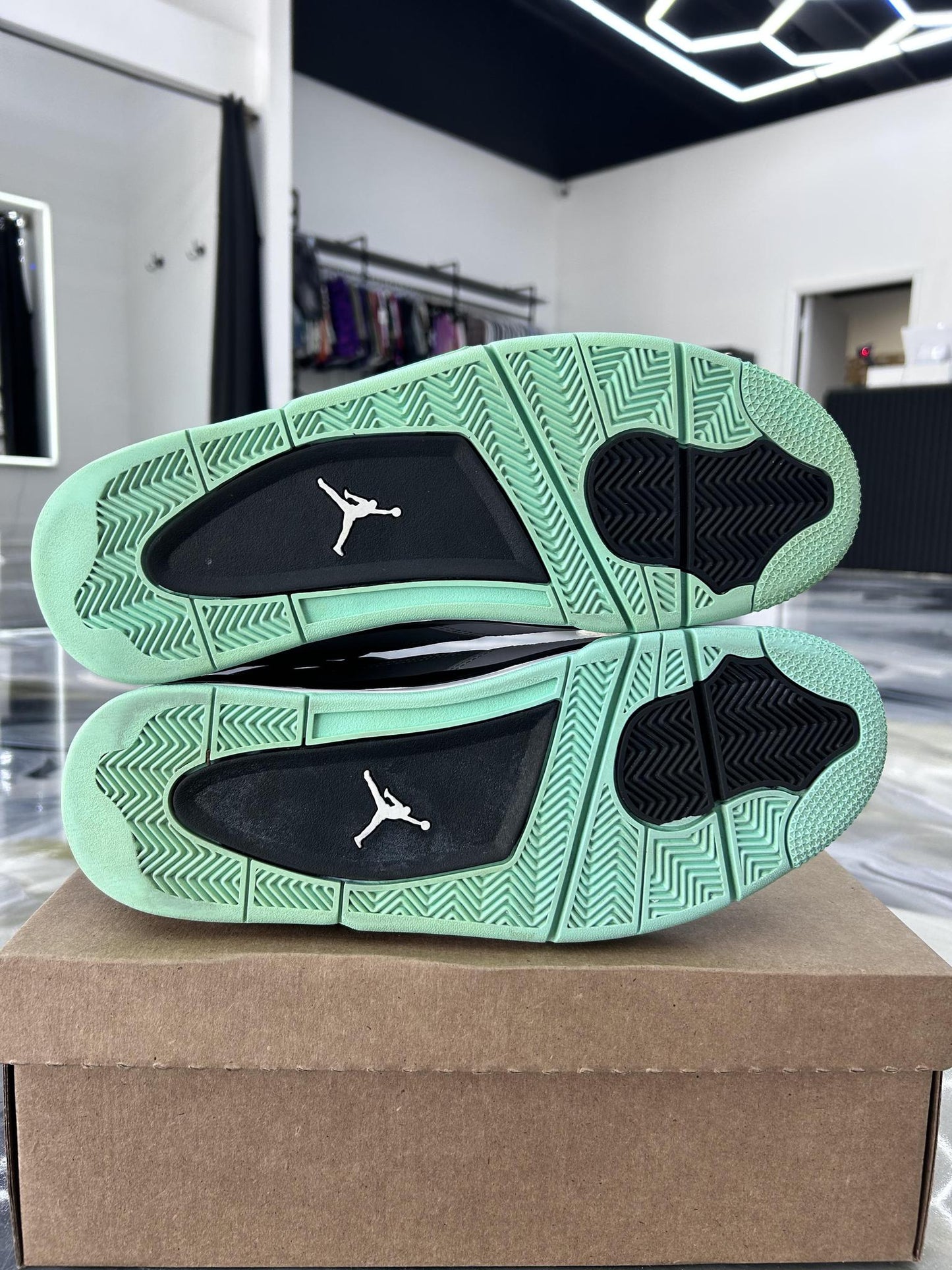 Jordan 4 "Green Glow" Used Size 13
