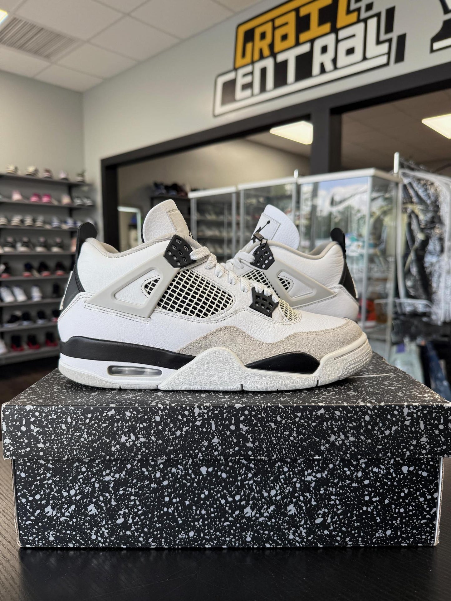 Jordan 4 Military Black Used Size 9