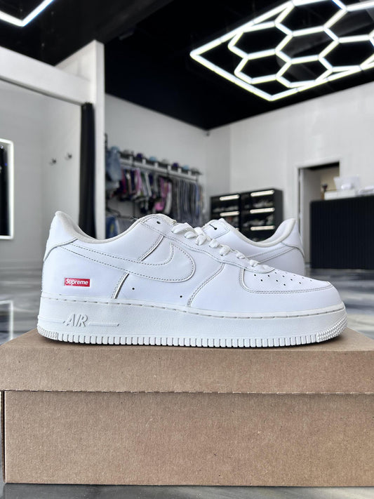 Nike Air Force 1 Low x Supreme "White" Used Size 12