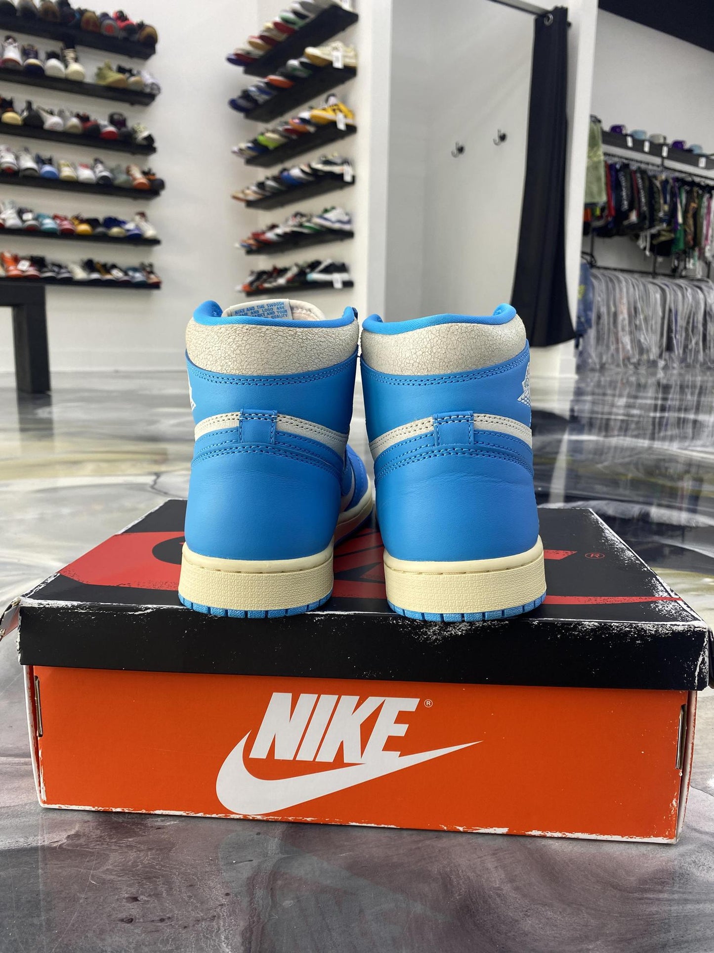 Jordan 1 "UNC Remastered" Used Size 10.5