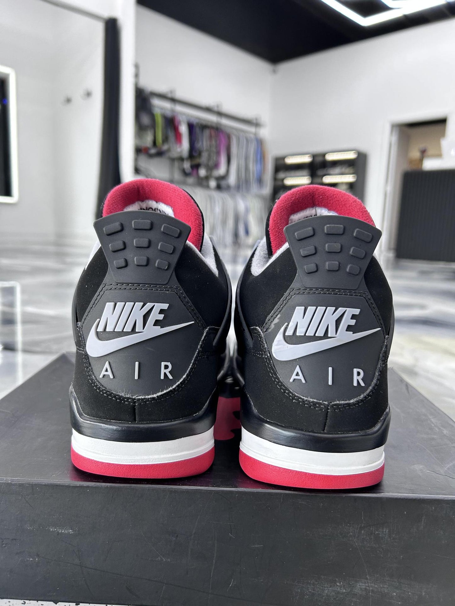 Jordan 4 "Bred 2019" Used Size 9.5