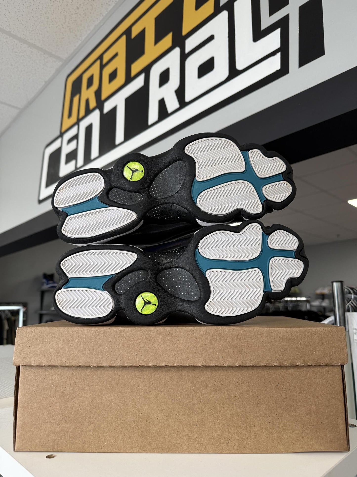 Jordan 13 "Barons Hologram" Used Size 11.5