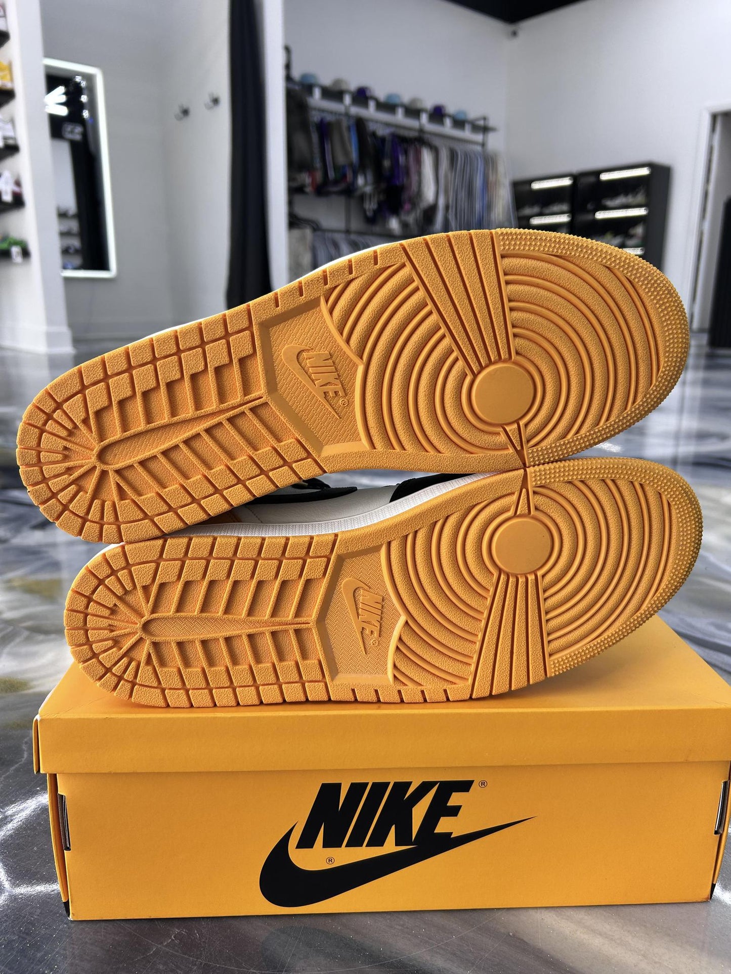 Jordan 1 "Taxi Yellow Toe" Used Size 14