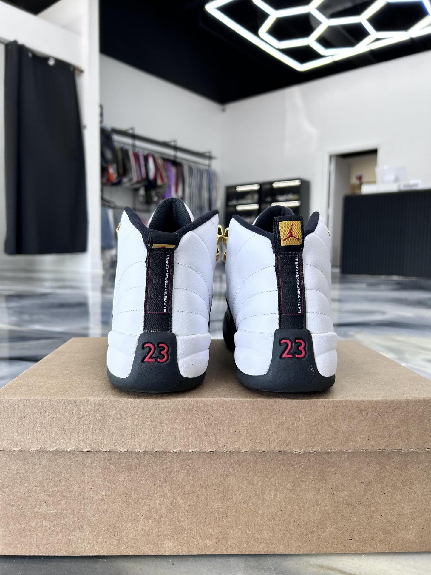 Jordan 12 "Taxi" Used Size 7Y/8.5W
