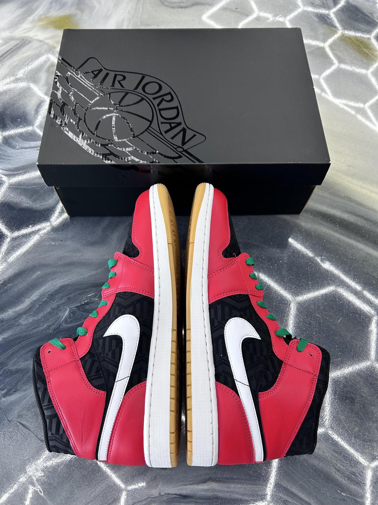 Jordan 1 Mid "Christmas" Used Size 13