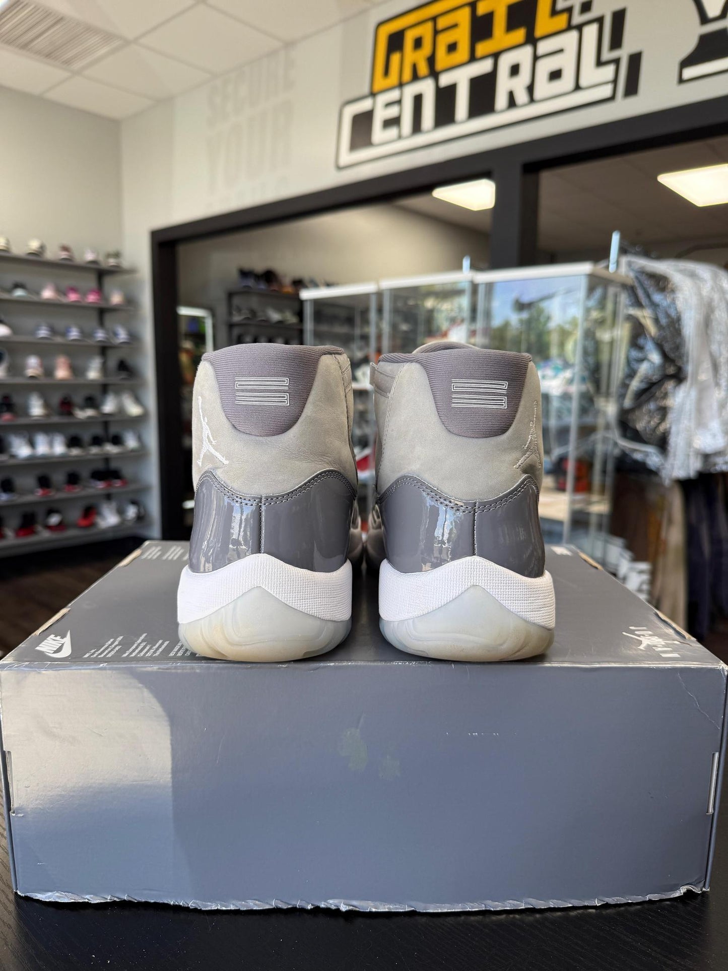 Jordan 11 "Cool Grey" Used Size 10.5