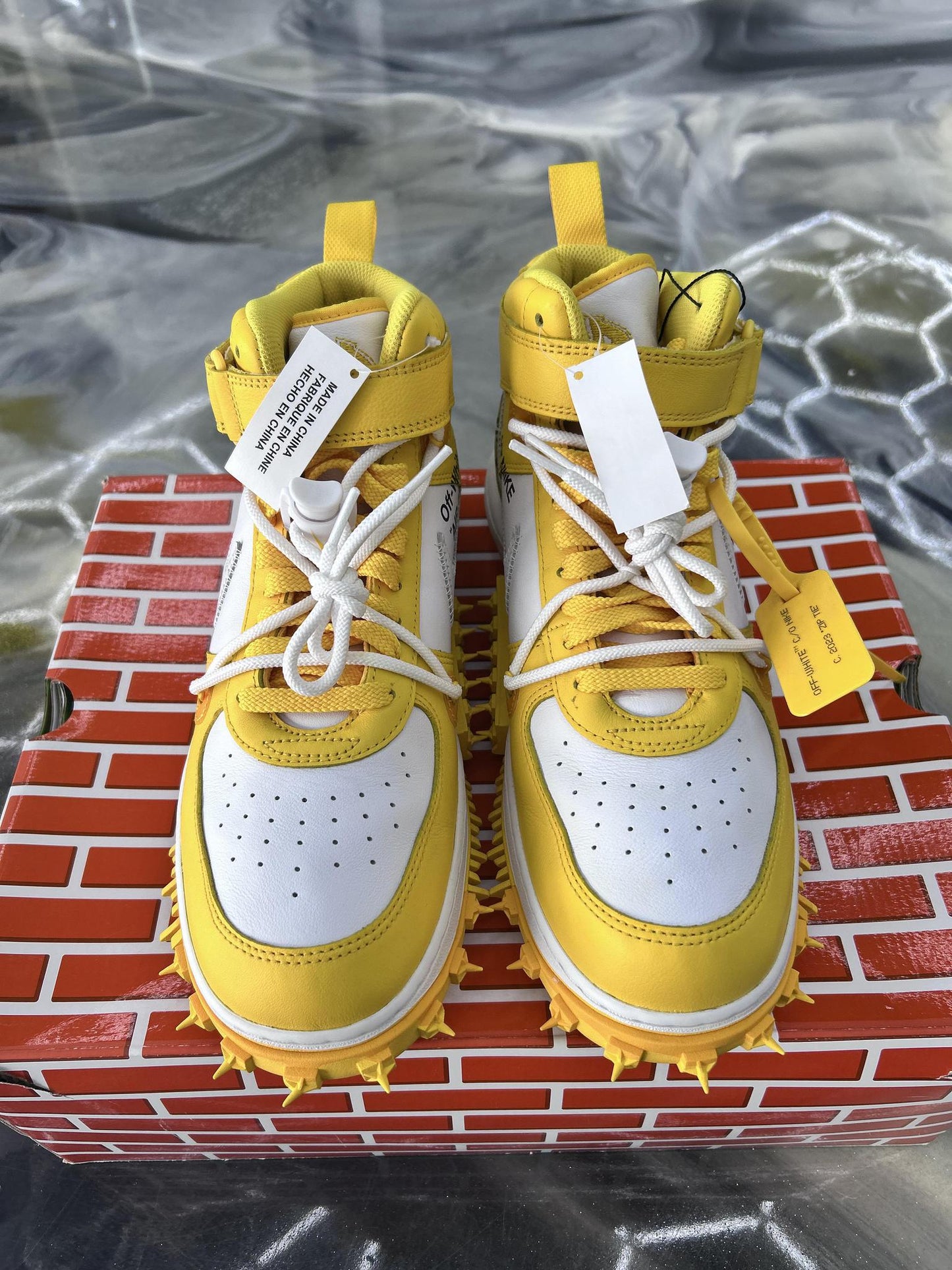 Nike x Off White Air Force 1 Mid "Canary" Used Size 10.5