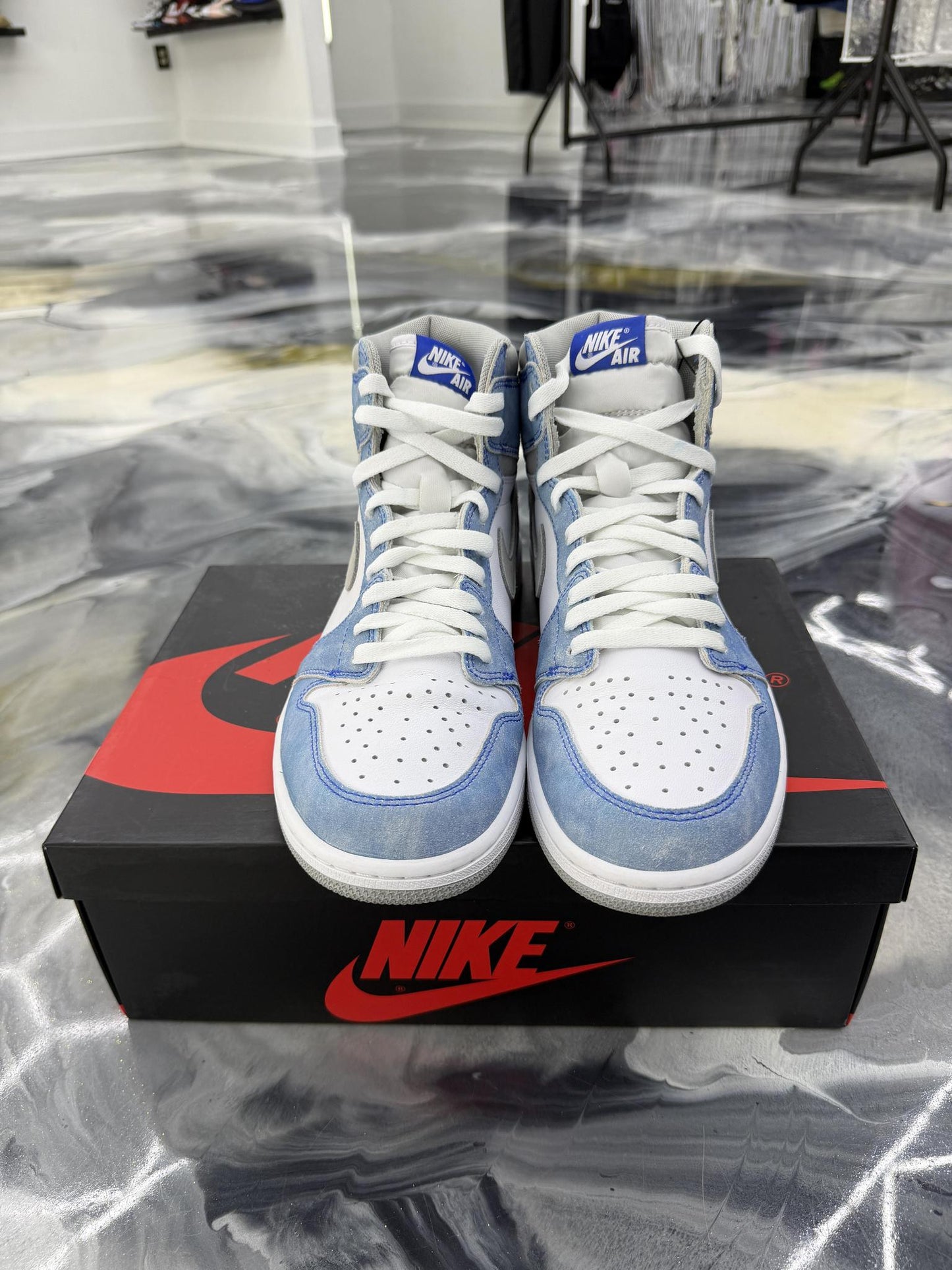 Jordan 1 Hyper Royal Used Size 11