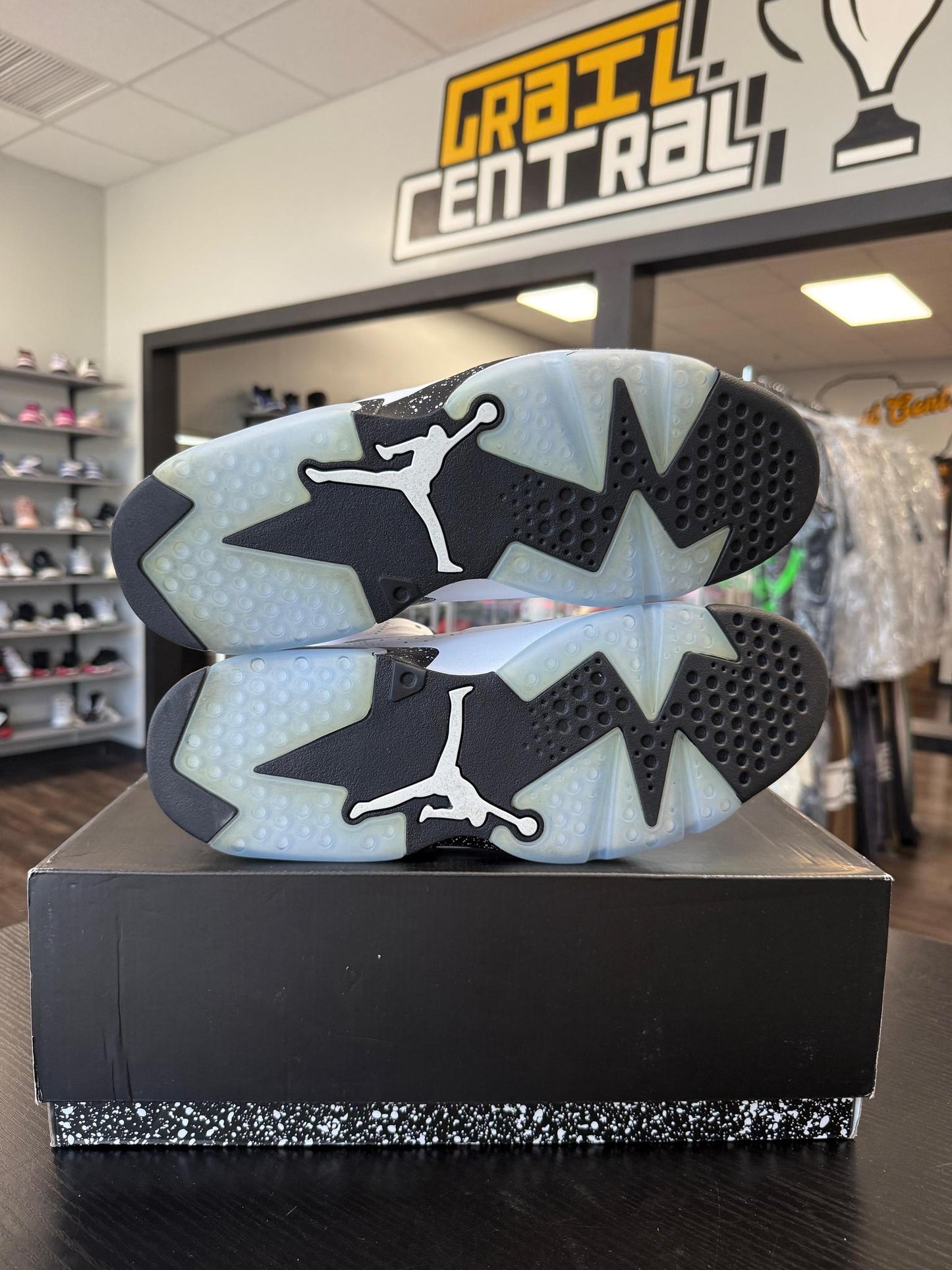 Jordan 6 "White Oreo" Used Size 12