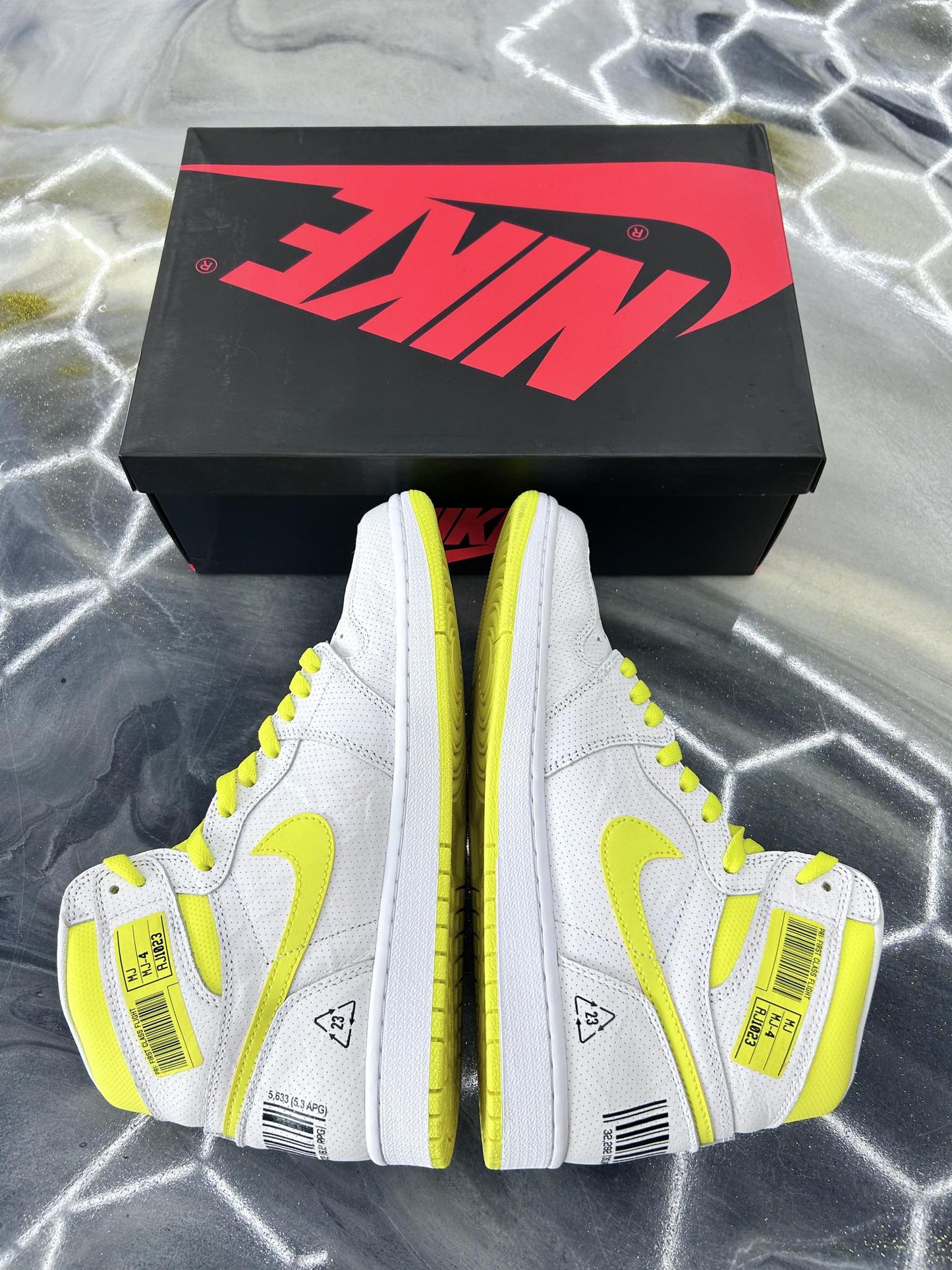 Jordan 1 "First In Flight" Used Size 9.5
