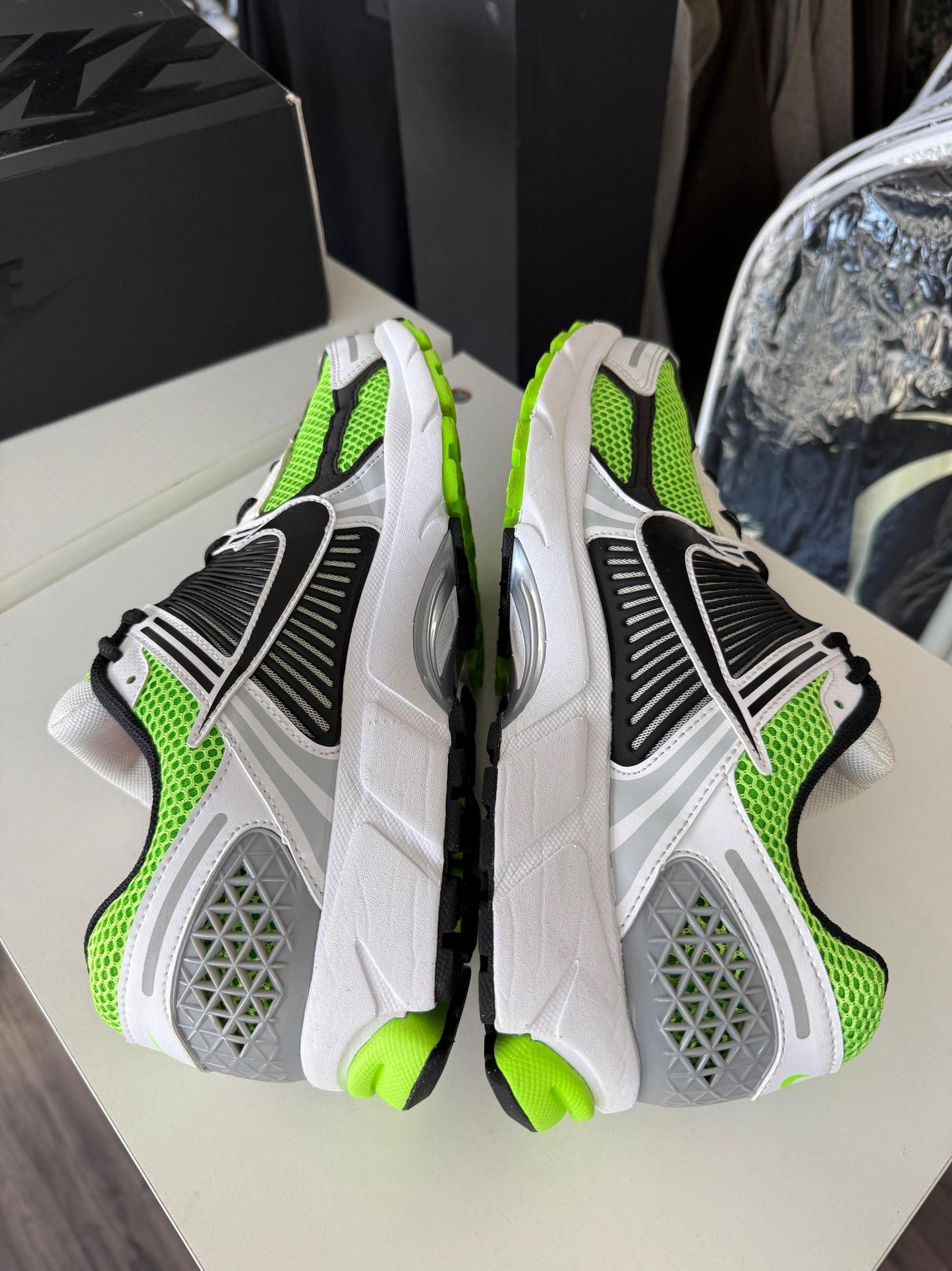 Nike Vomero 5 "Electric Green" Used Size 11.5