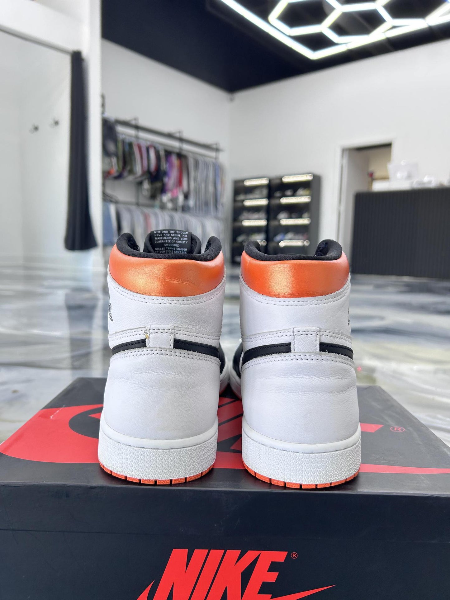 Jordan 1 "Electro Orange" Used Size 12