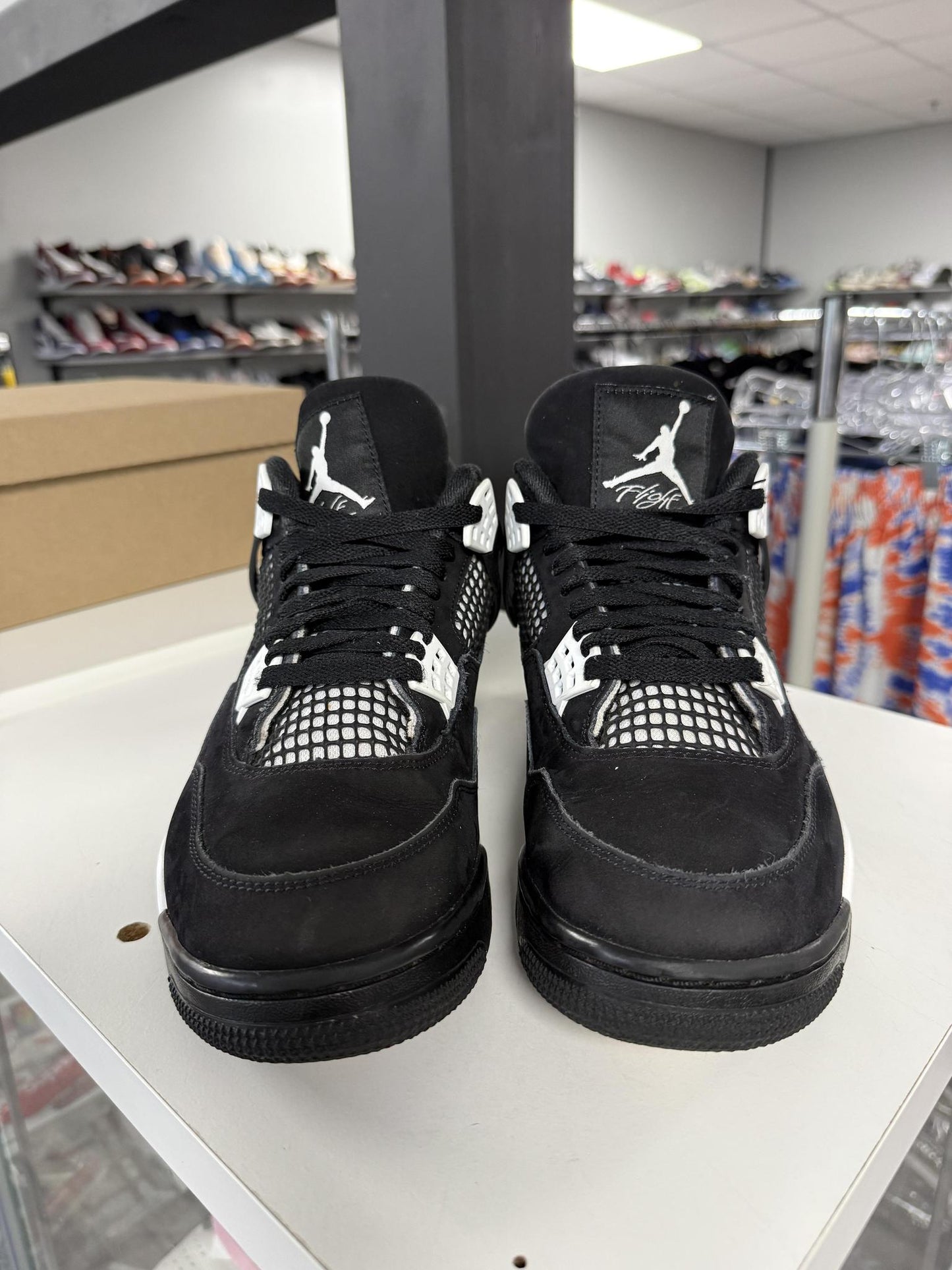 Jordan 4 "White Thunder" Used Size 9