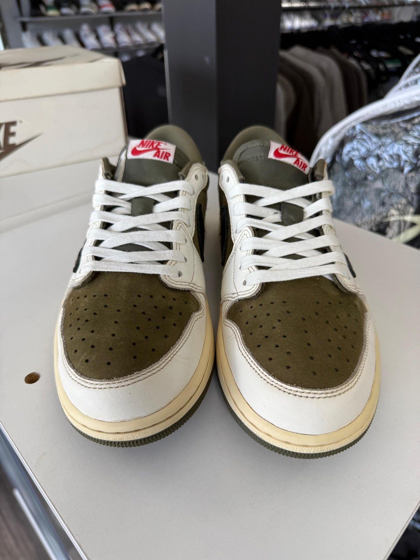 Jordan 1 Low x Travis Scott "Medium Olive" Used Size 10