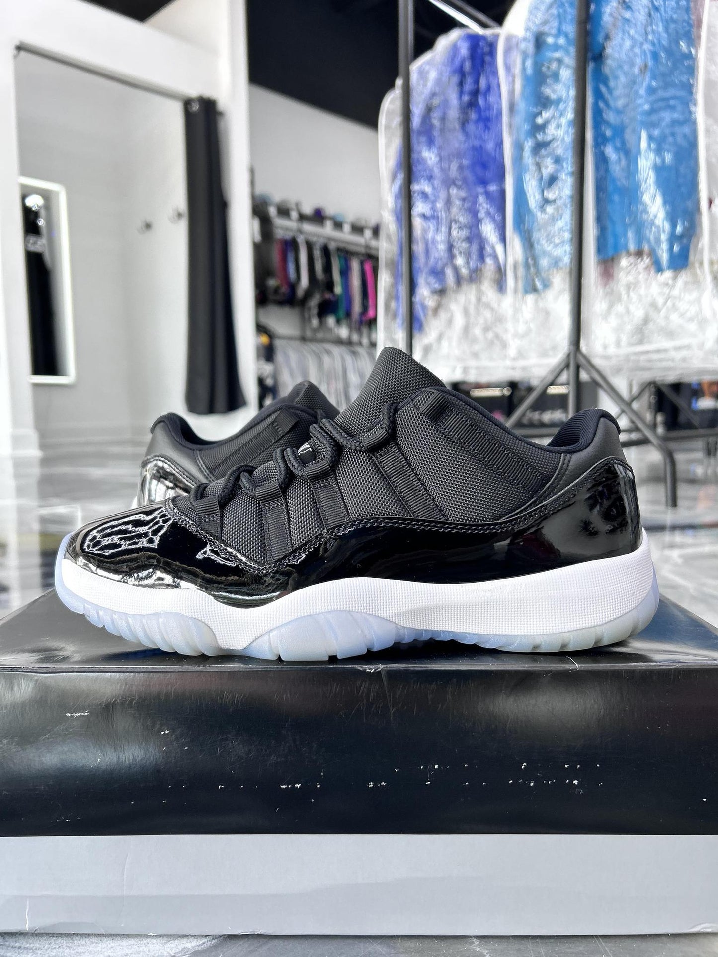 Jordan 11 Low "Space Jam" Used Size 9.5