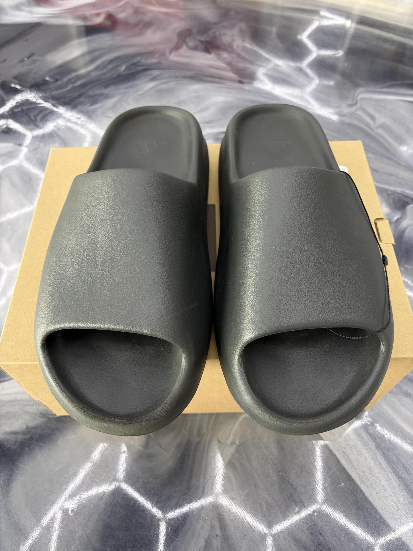 Adidas Yeezy Slide "Dark Onyx" Used Size 12