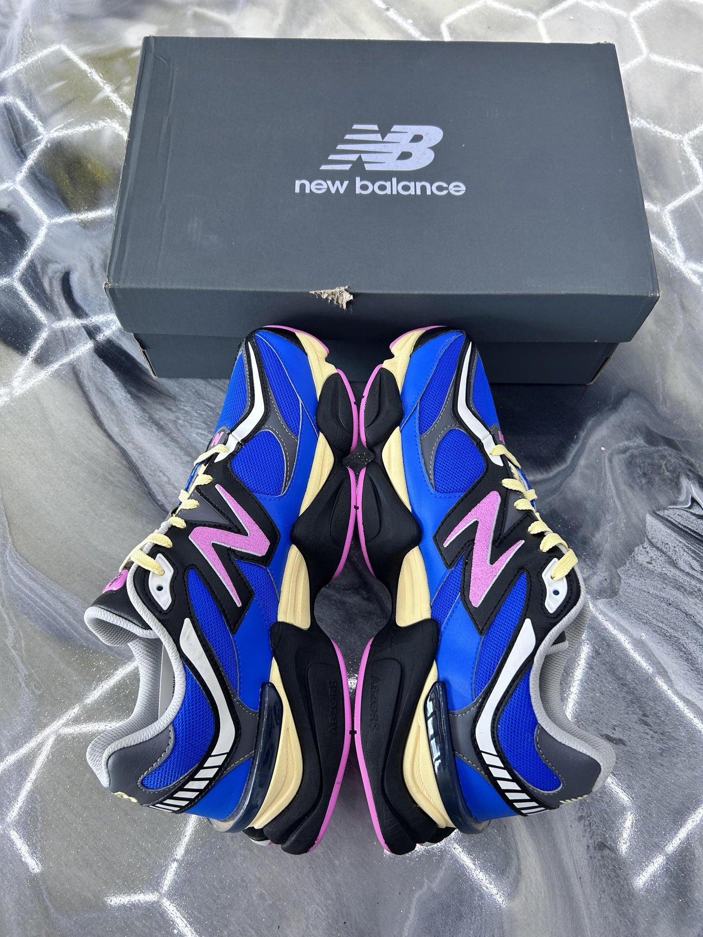 New Balance 9060 "Oasis Blue" Size 13 Used