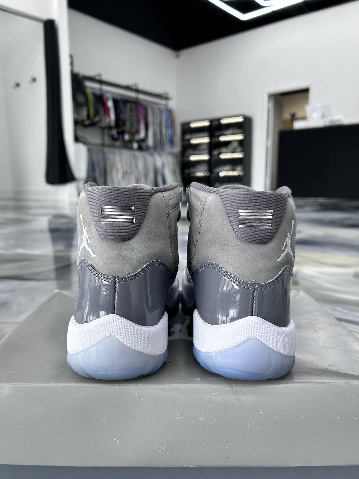 Jordan 11 "Cool Grey" Used Size 9