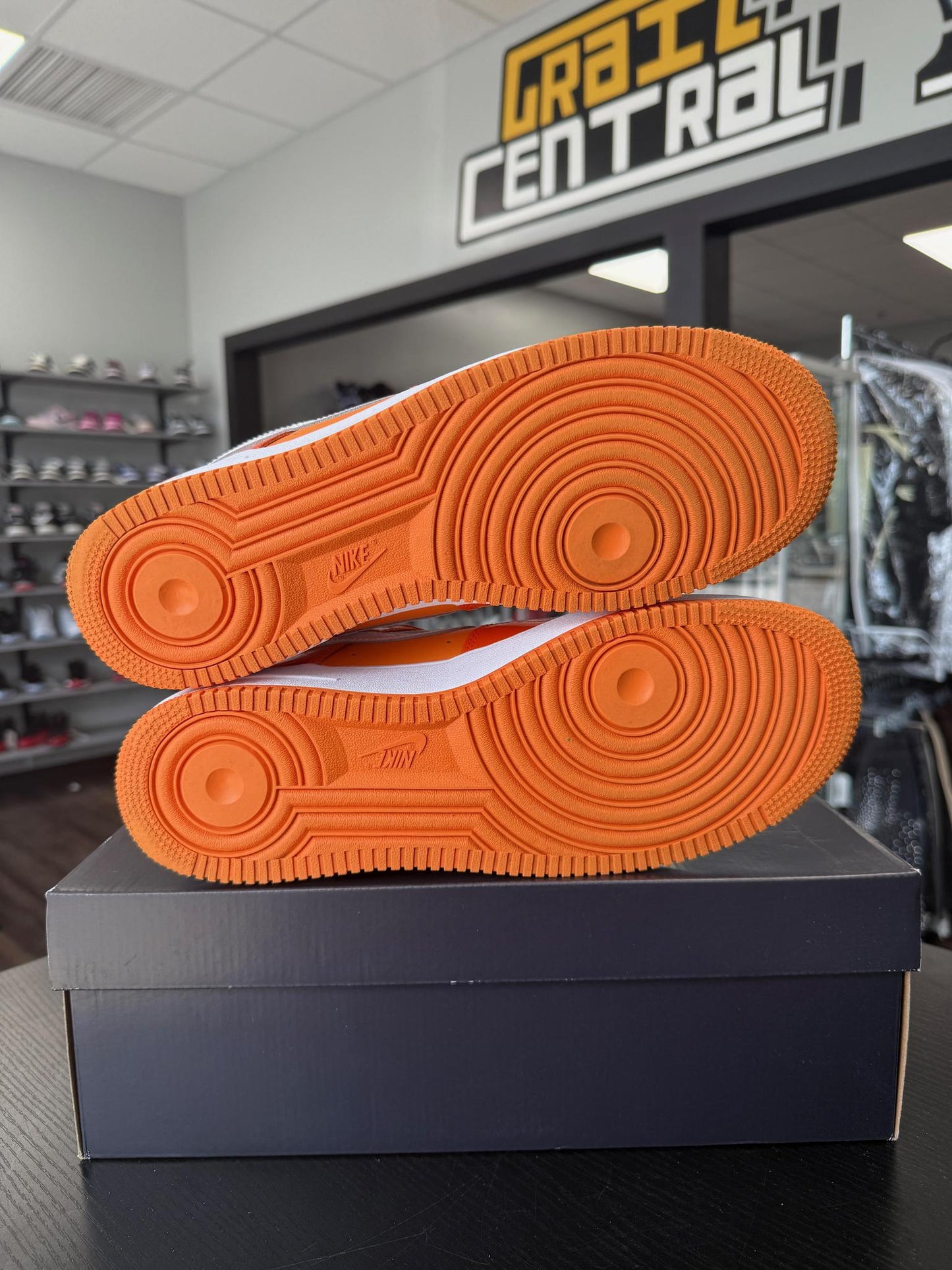 Air Force 1 Low "Patent Orange" Used Size 12