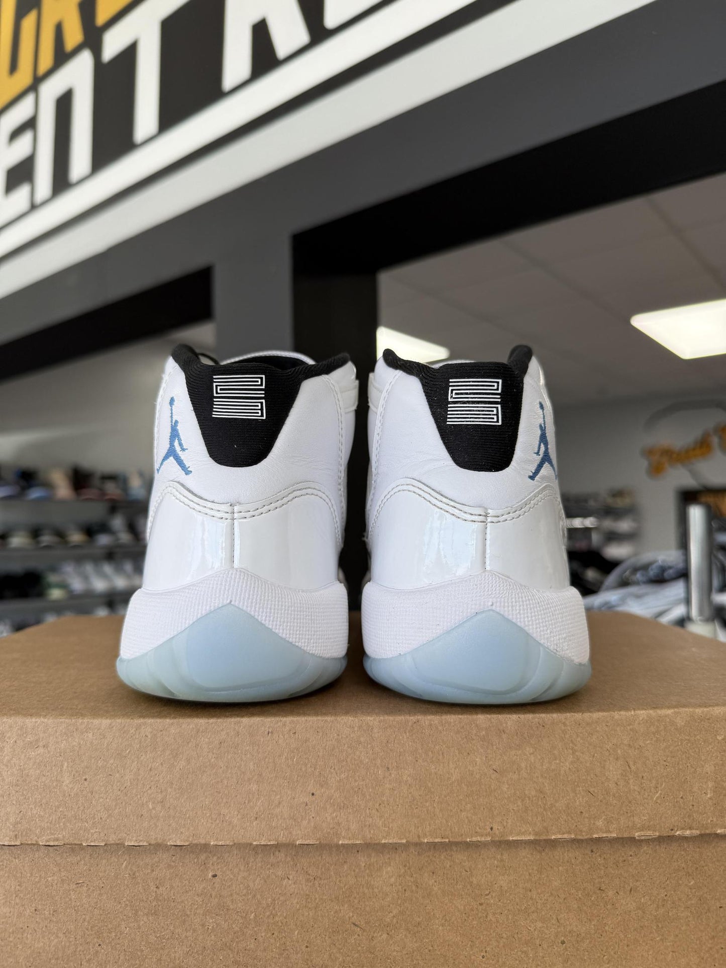 Jordan 11 "Legend Blue" Used Size 5Y/6.5W