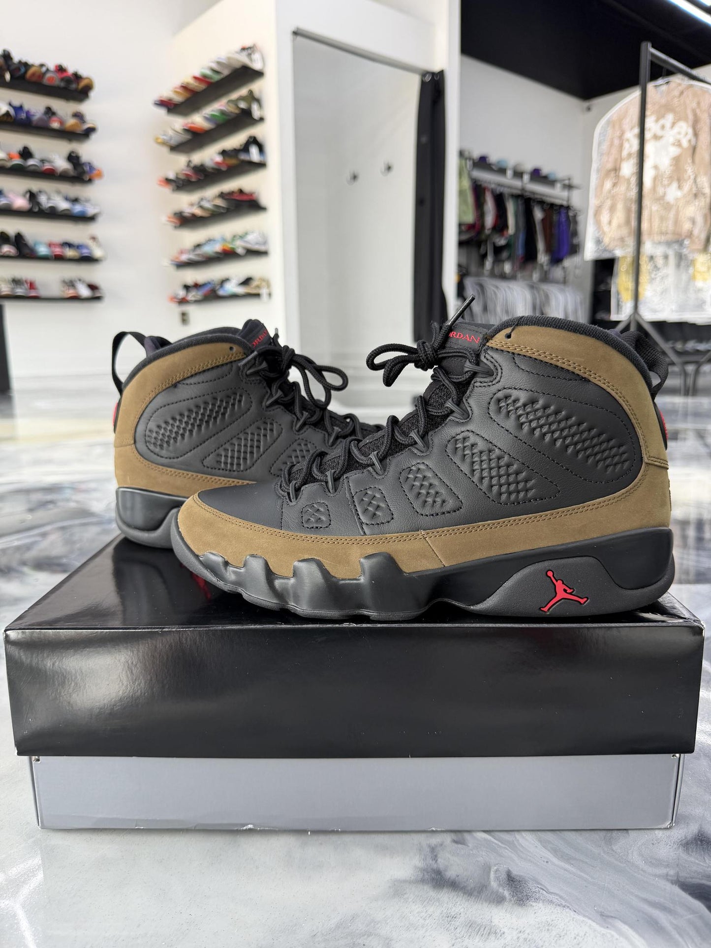 Jordan 9 "Olive" Used Size 9.5