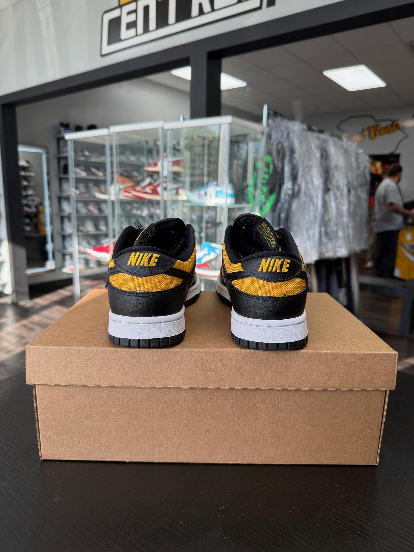 Nike Dunk Low "Reverse Goldenrod" Used Size 8