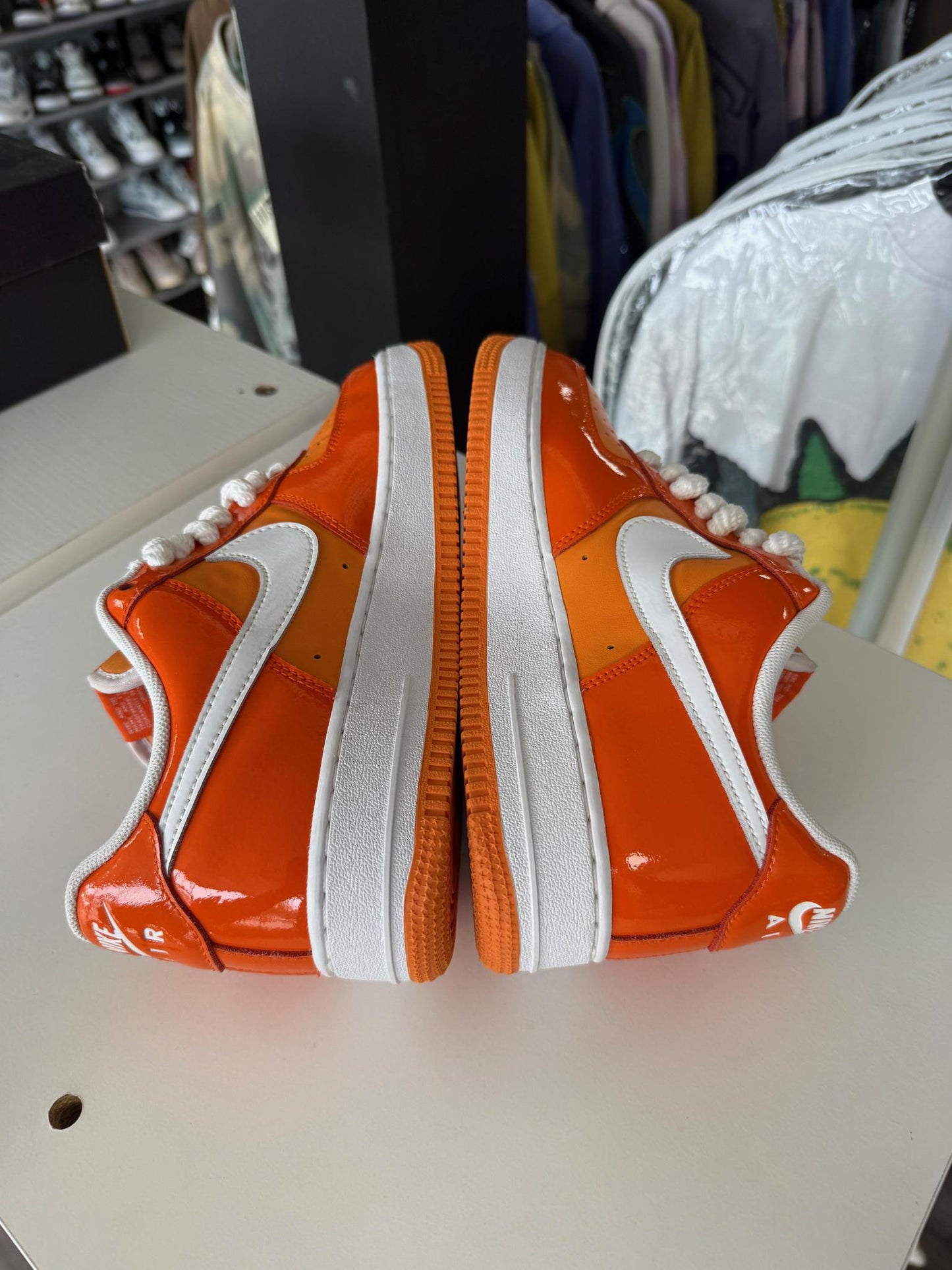 Air Force 1 Low "Safety Orange" Used Size 7.5